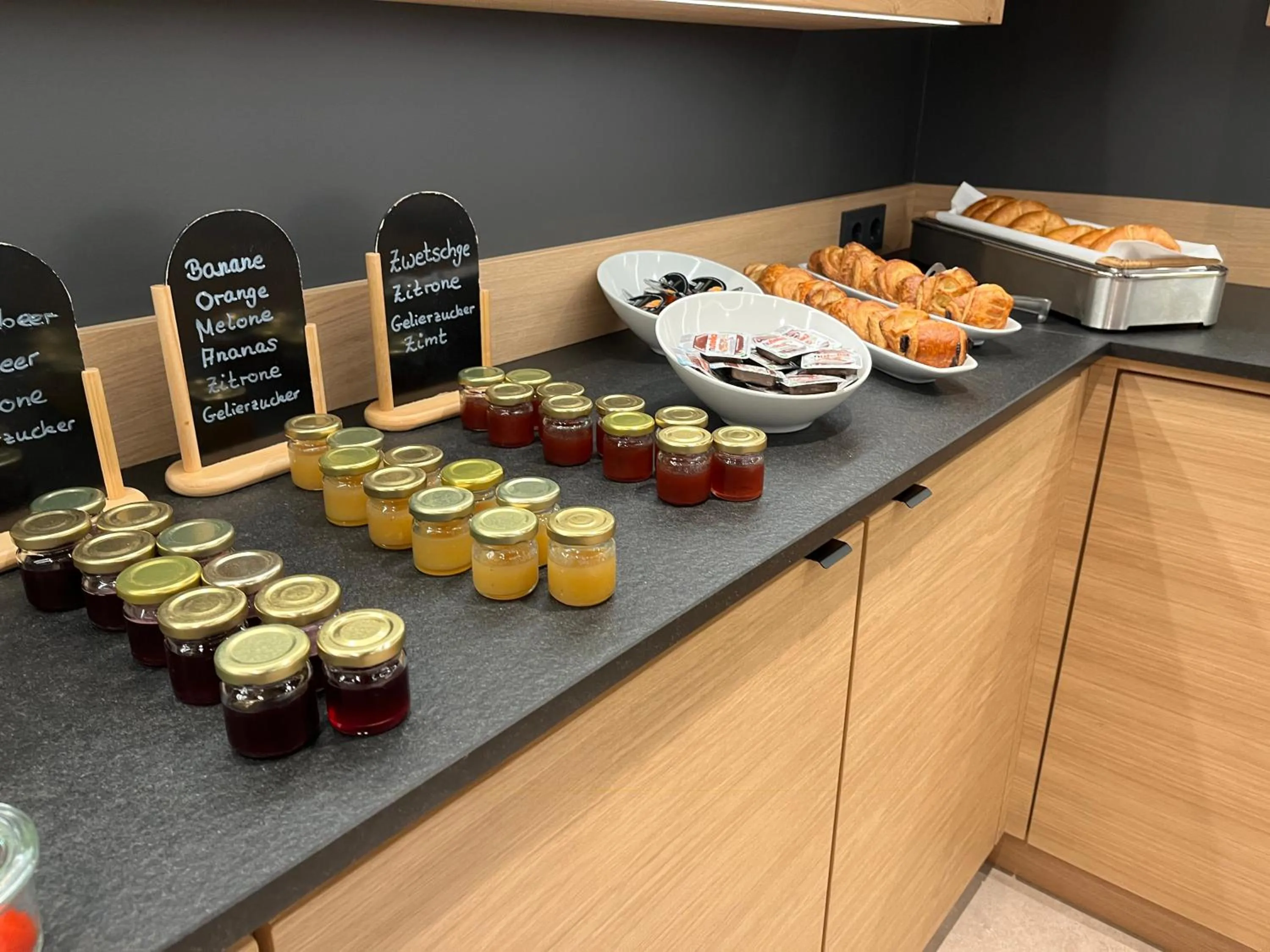 Breakfast in Hotel Touric