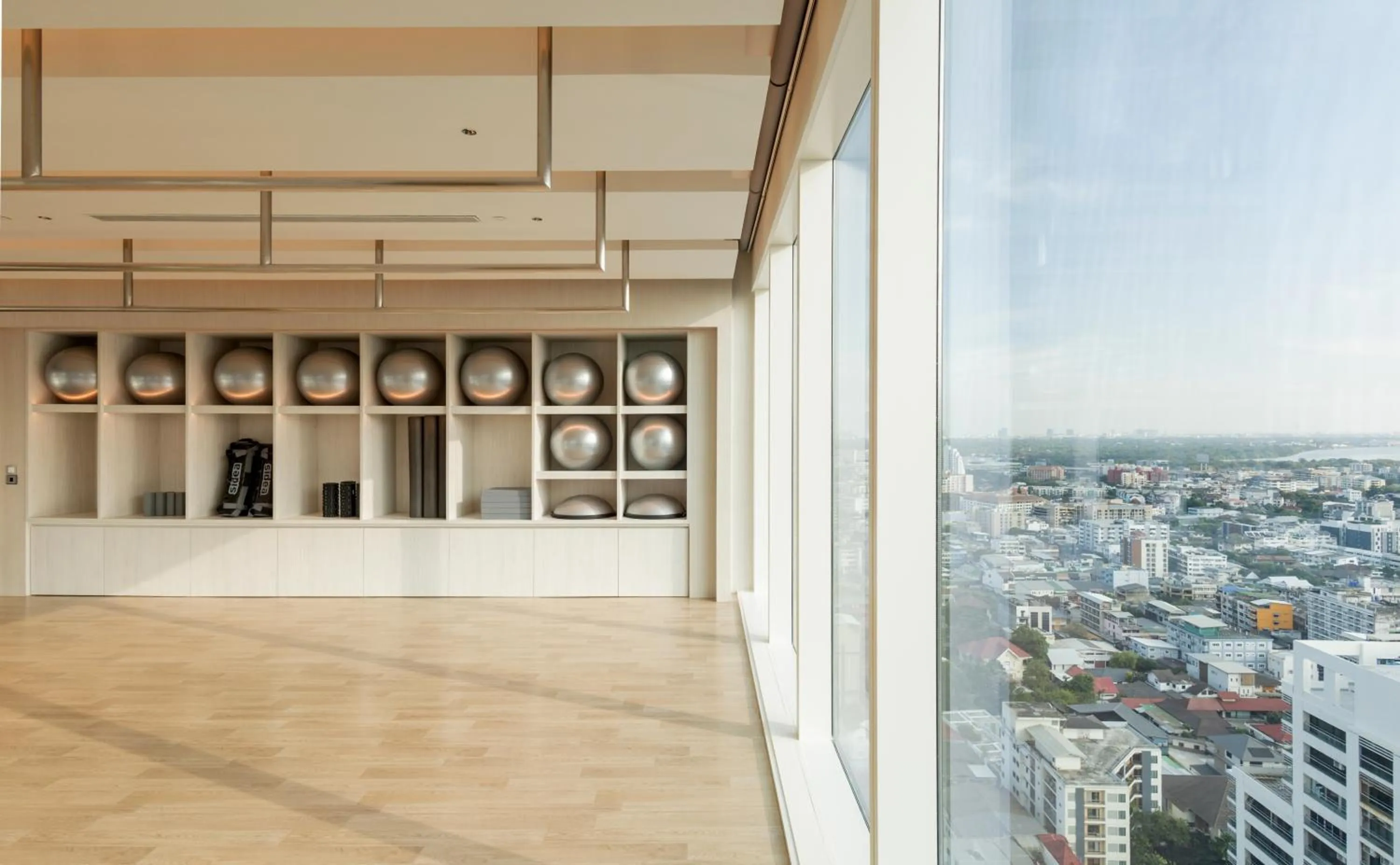 Fitness centre/facilities in Grande Centre Point Lumphini Bangkok