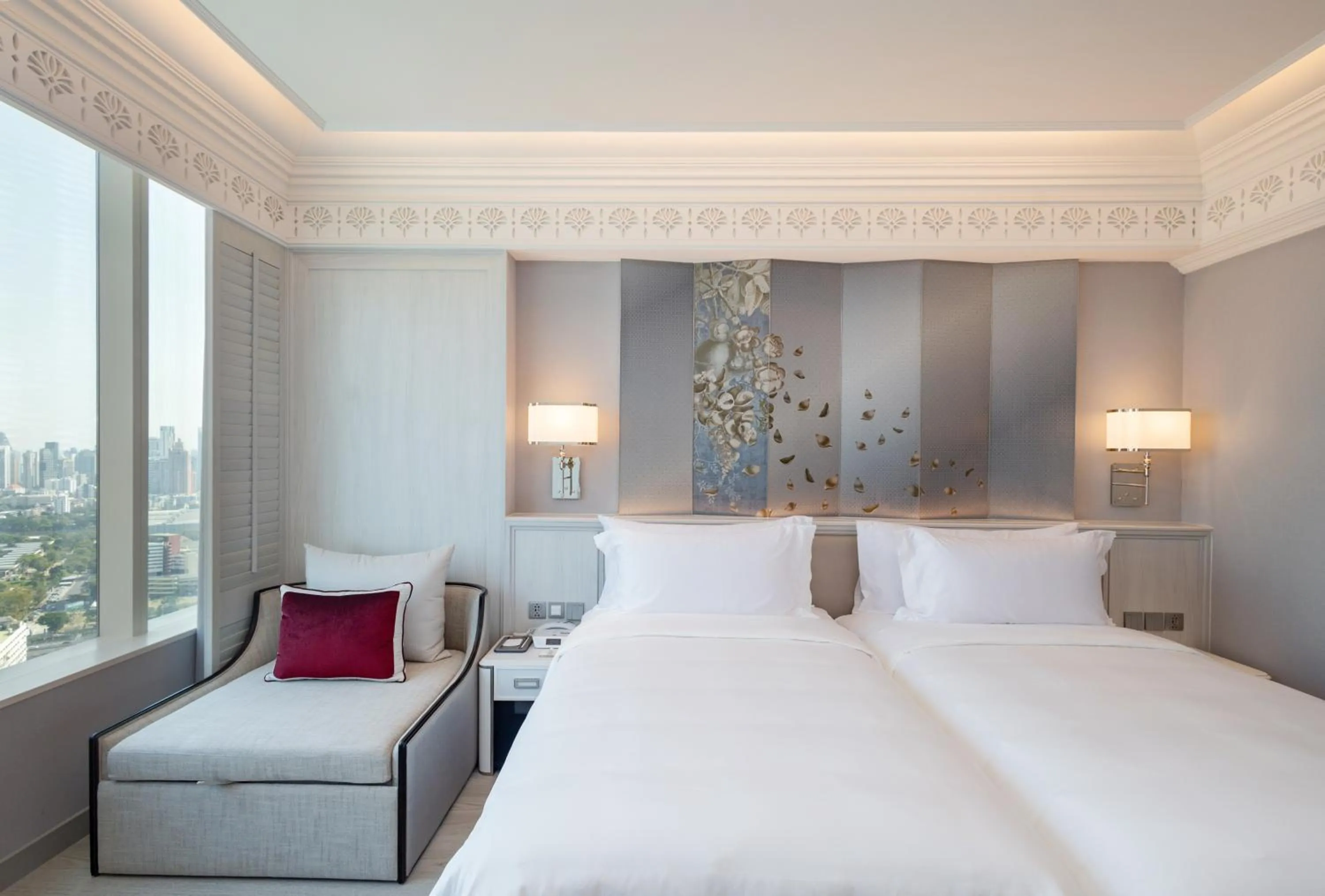 Bedroom, Bed in Grande Centre Point Lumphini Bangkok