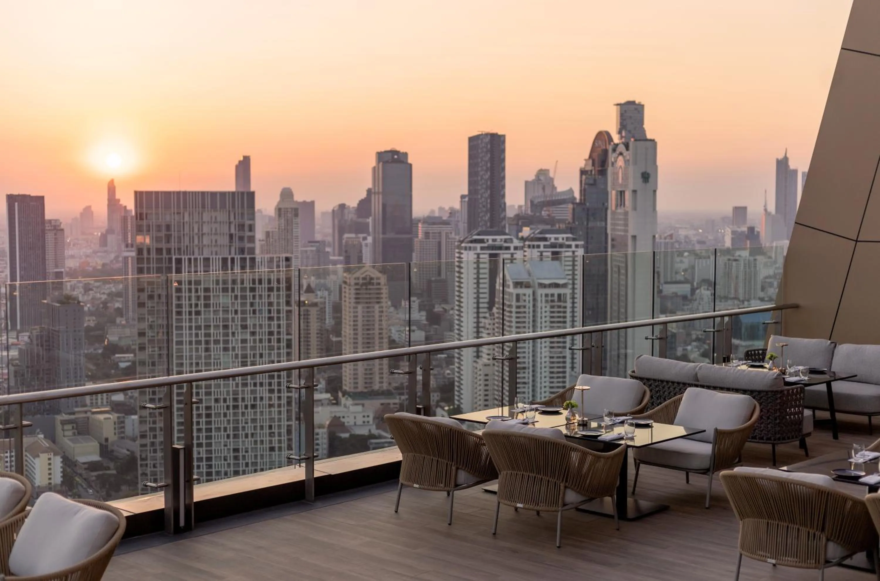 Restaurant/places to eat in Grande Centre Point Lumphini Bangkok