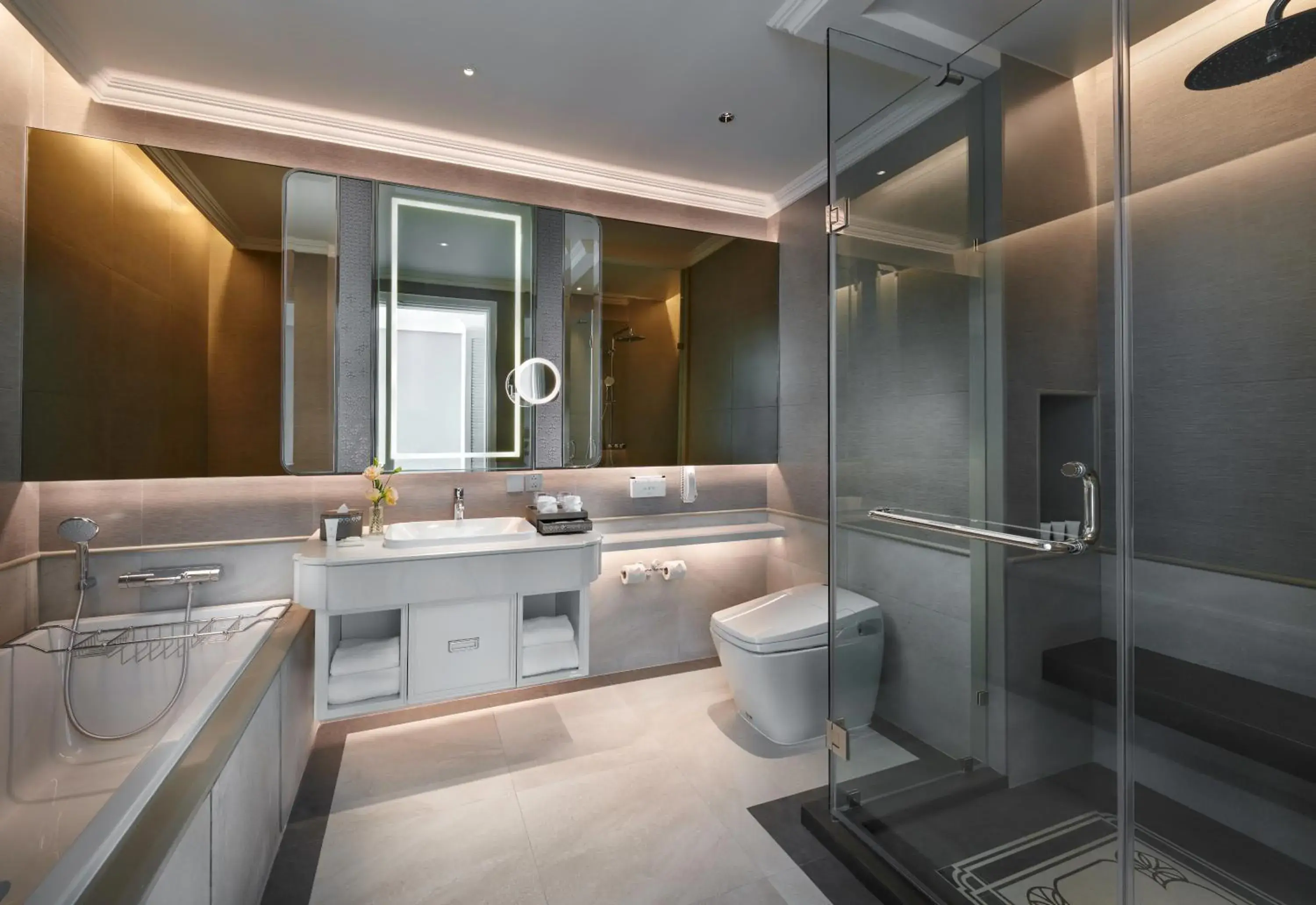 Premium Twin Room with Onsen Pass in Grande Centre Point Lumphini Bangkok Premium Twin Room with Onsen Pass in Grande Centre Point Lumphini Bangkok