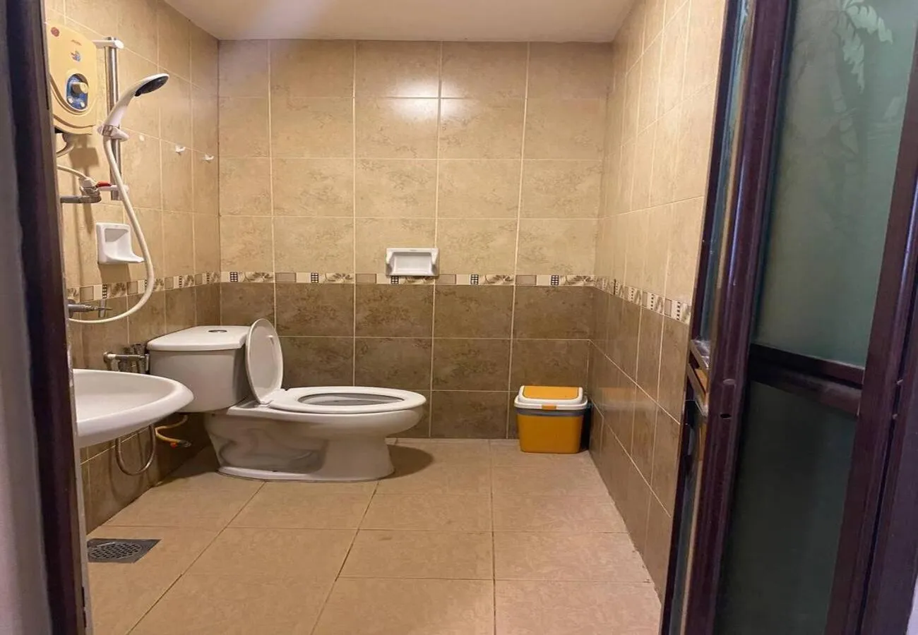 Shower in Hotel Harbour Inn