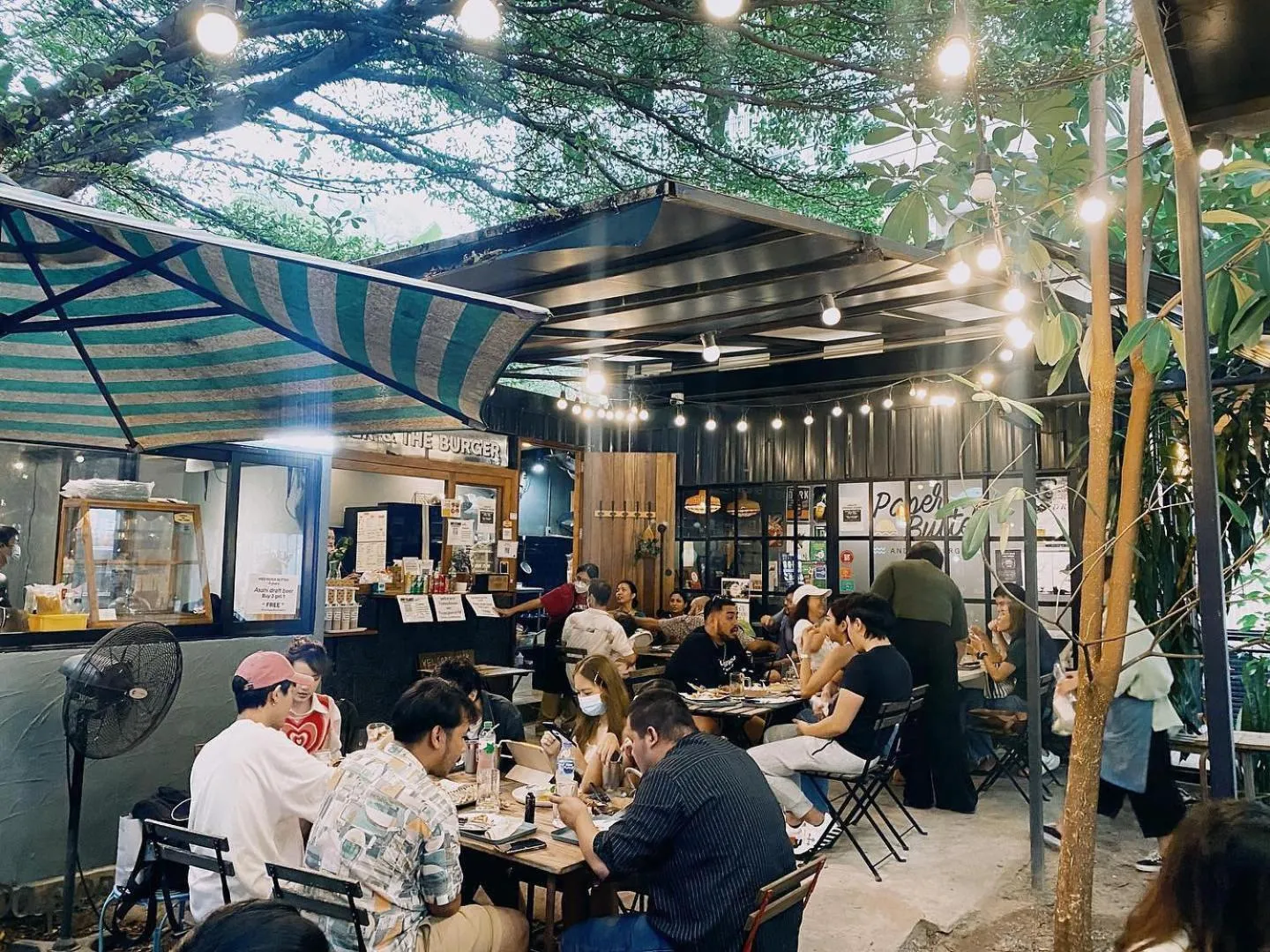 Restaurant/places to eat in The Yard Bangkok Hostel