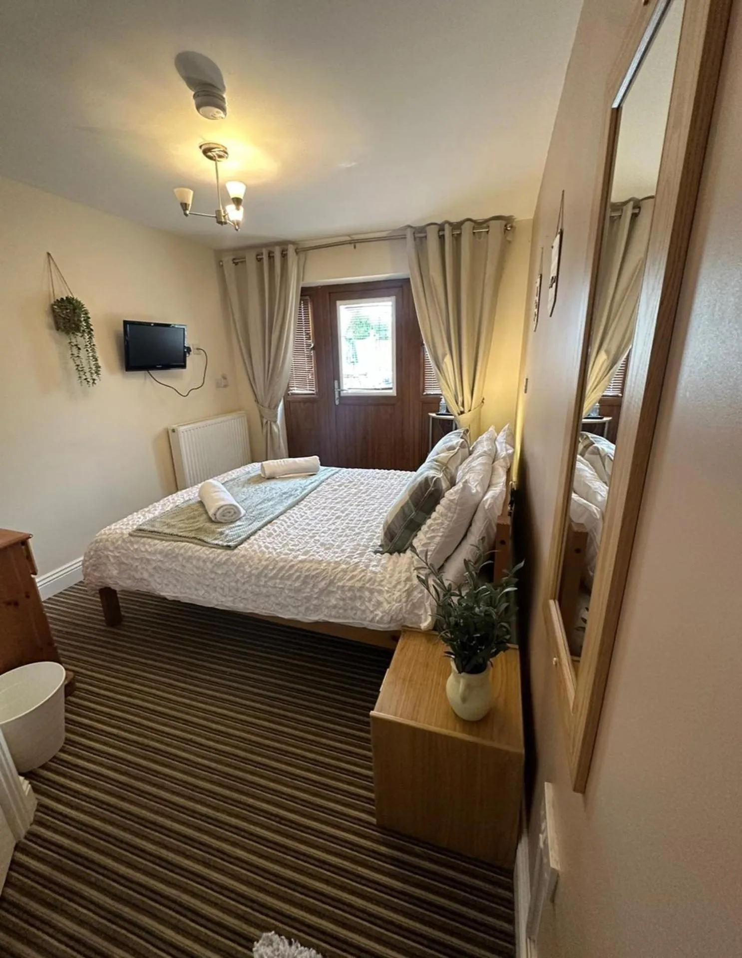 Wellington Studio Sleeps 2 Pets Ok Free Parking