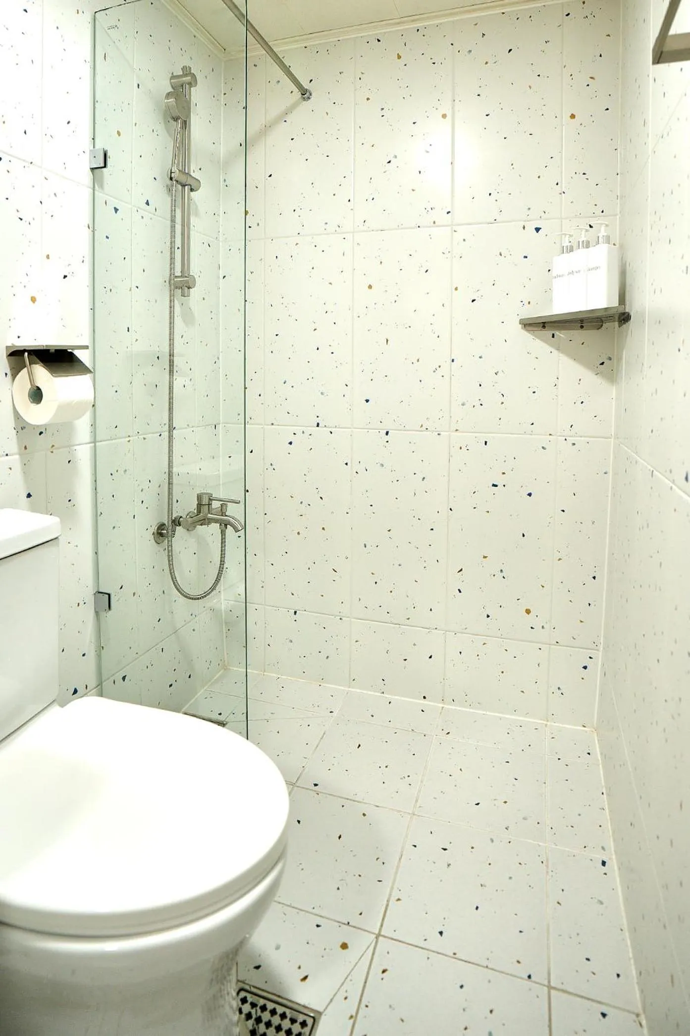 Shower in Stay Seorae