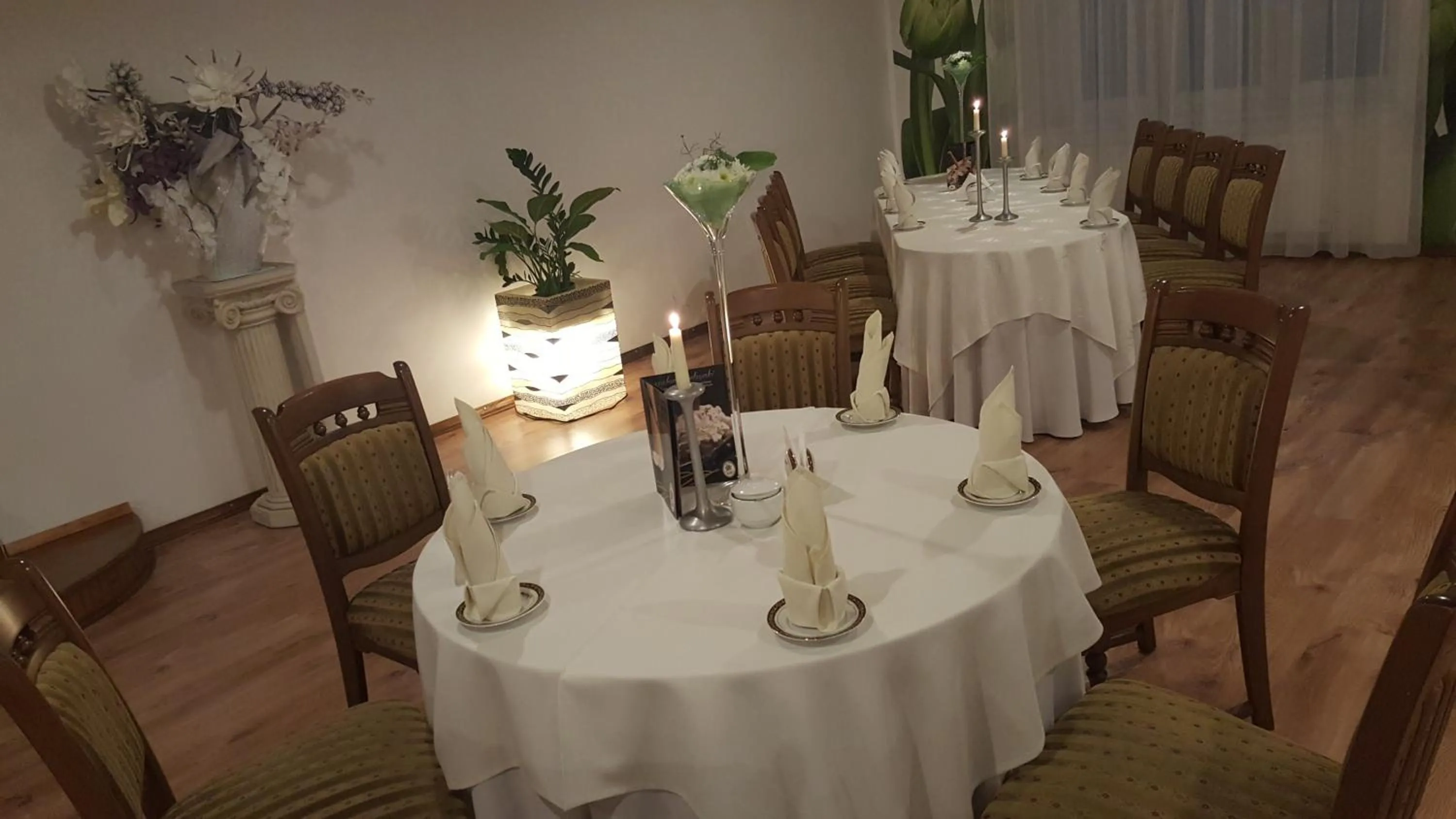 Restaurant/places to eat in Hotel Bristol