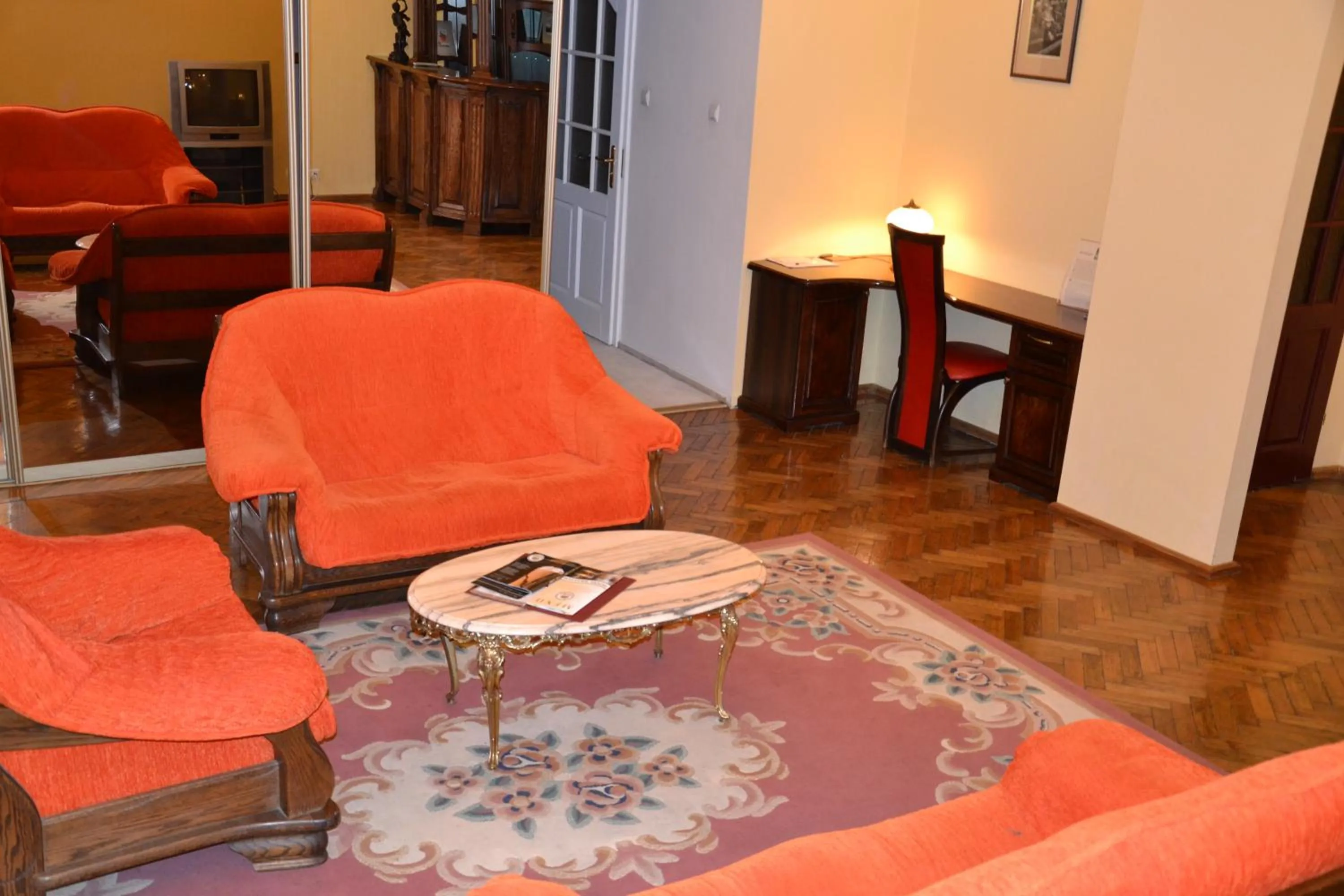 Photo of the whole room in Hotel Bristol