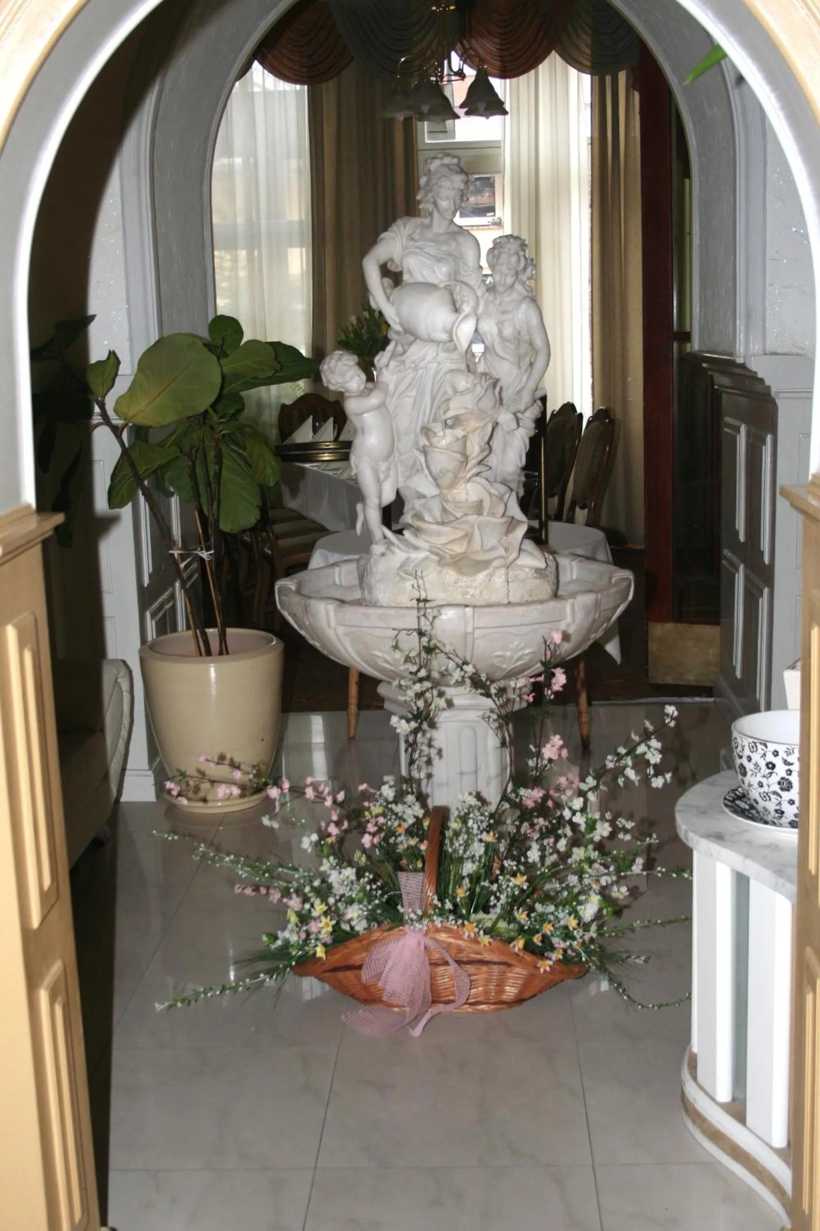 Restaurant/places to eat in Hotel Bristol