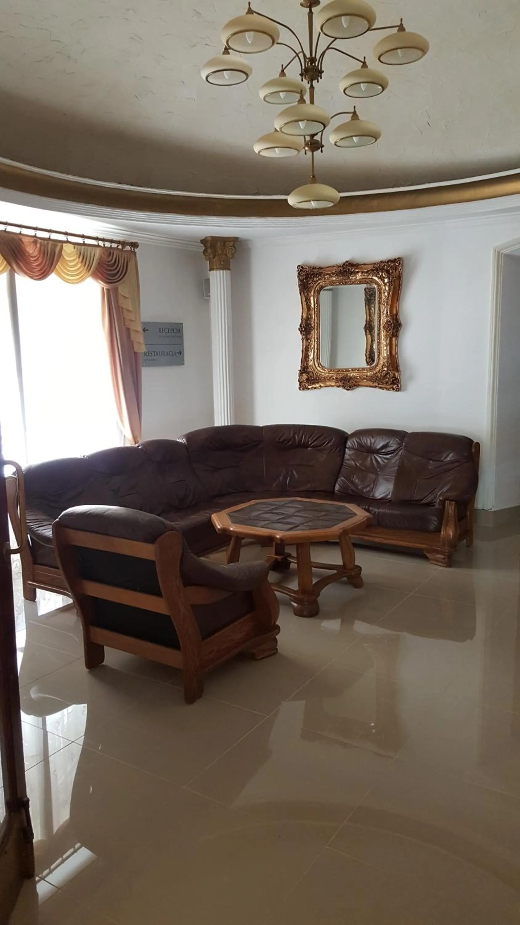 Lobby or reception in Hotel Bristol