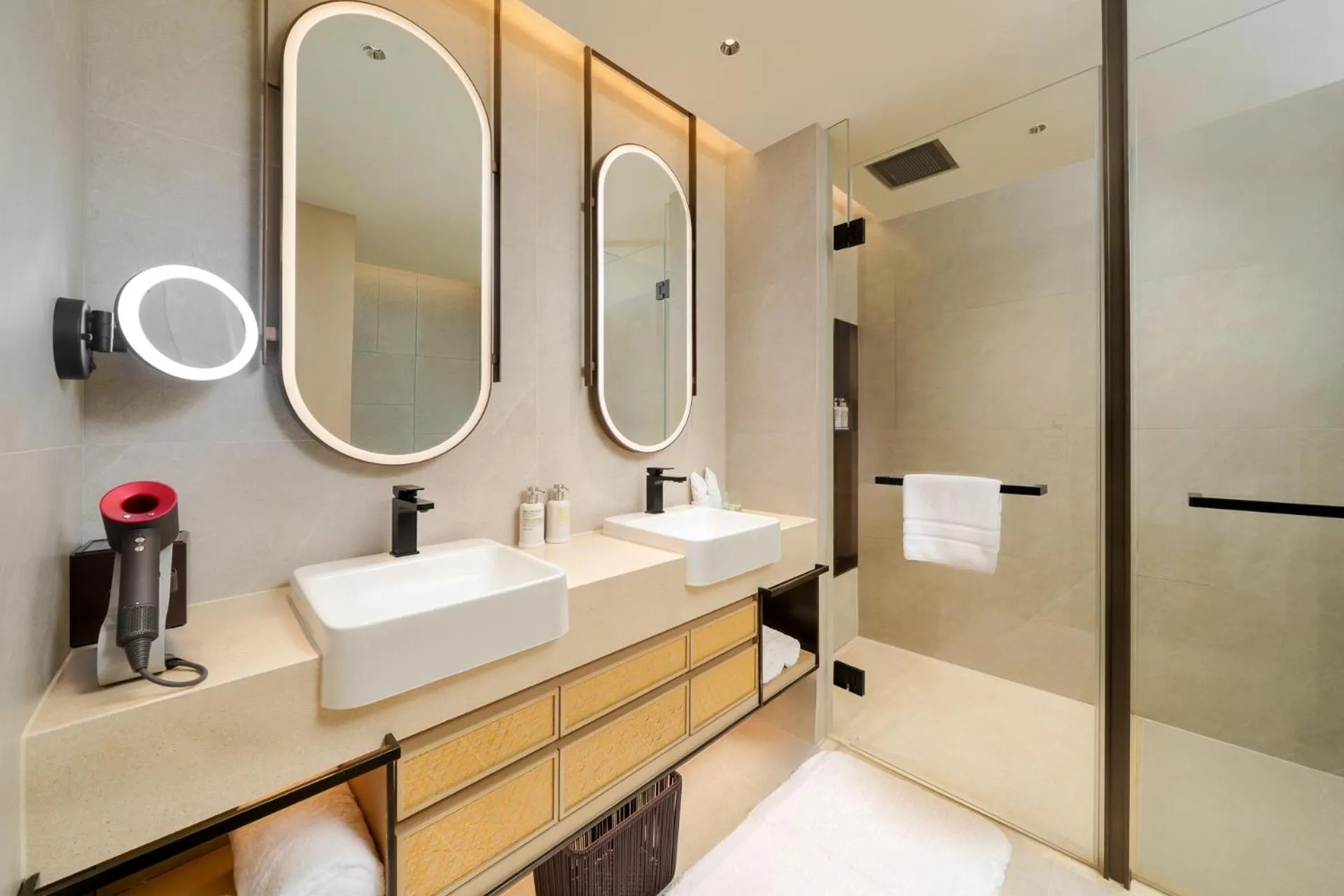 Shower in Ming Hotel Nanjing - MGallery Collection