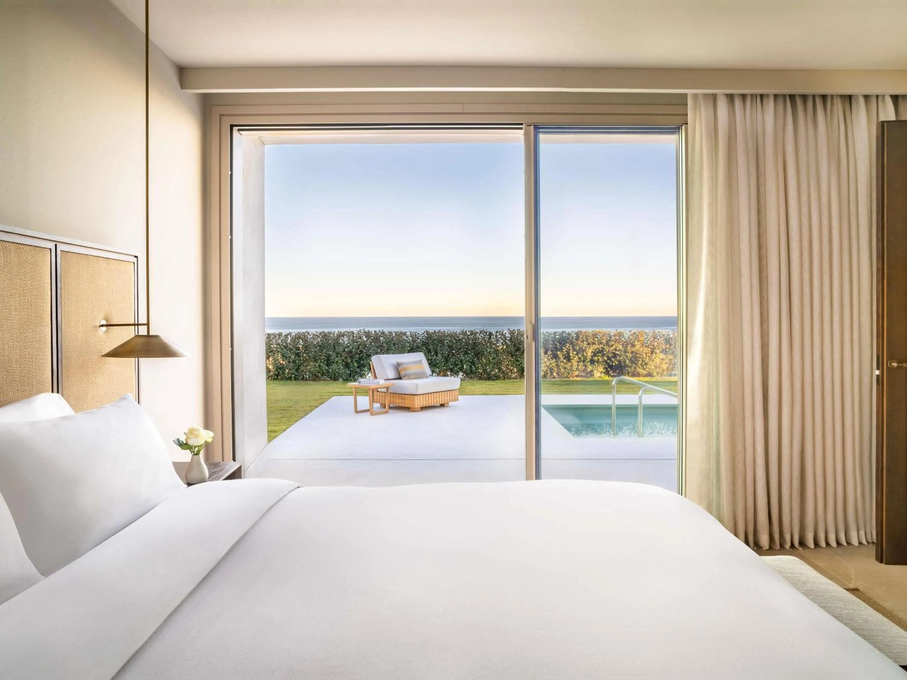 Bedroom, Bed in Fairmont La Hacienda Costa del Sol