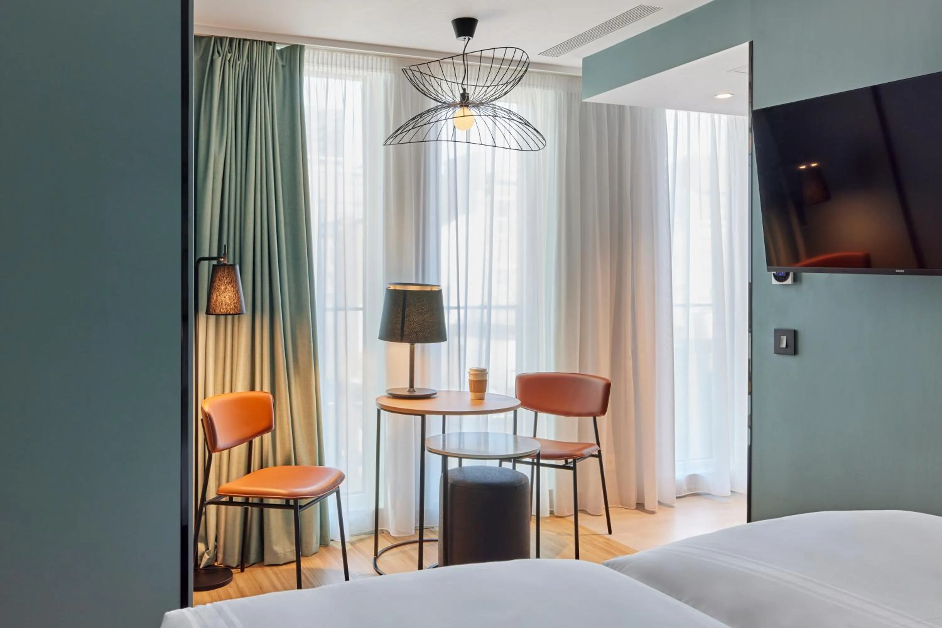 Seating area, Bed in Aparthotel Adagio London City East