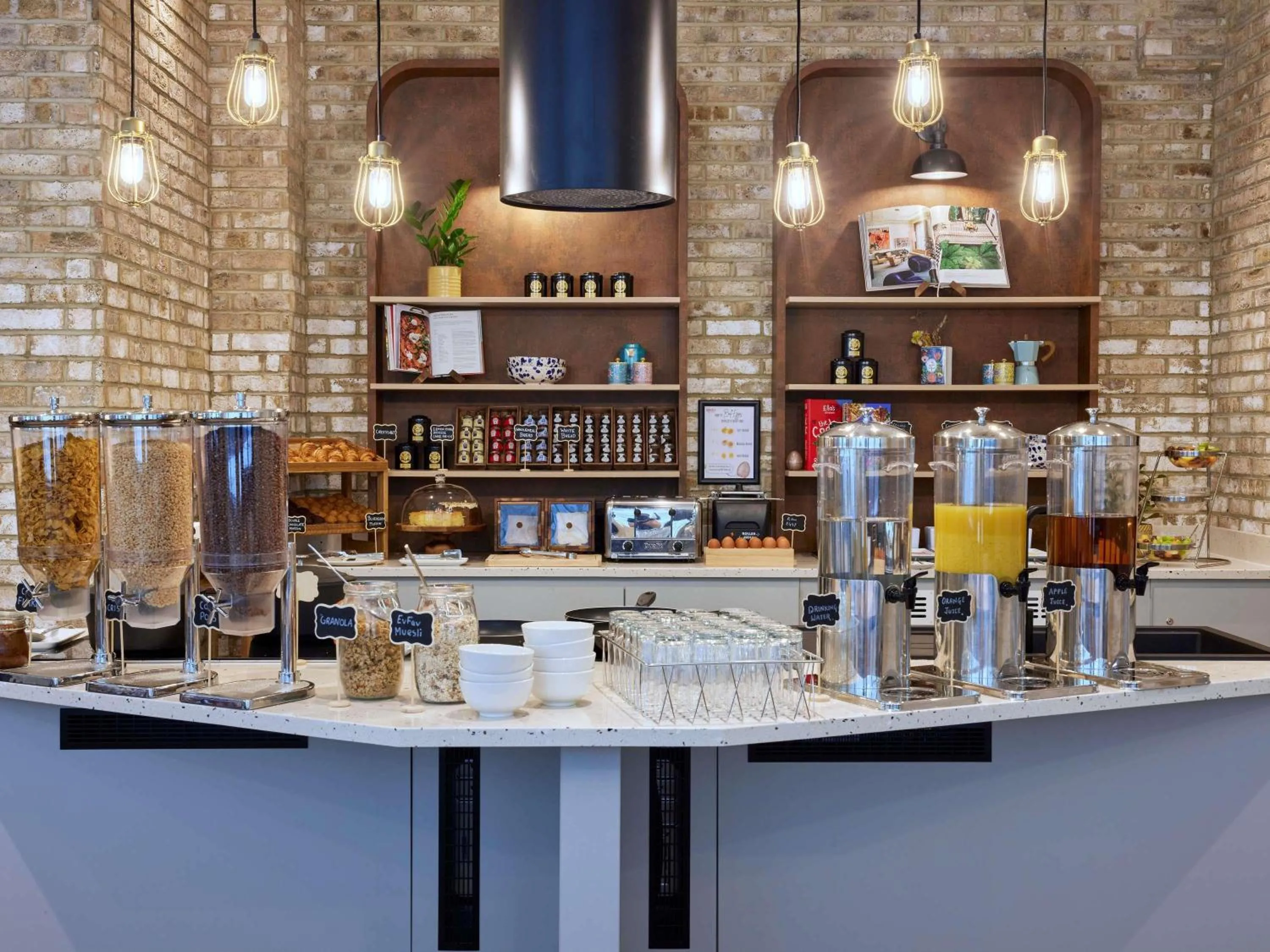 Breakfast in Aparthotel Adagio London City East