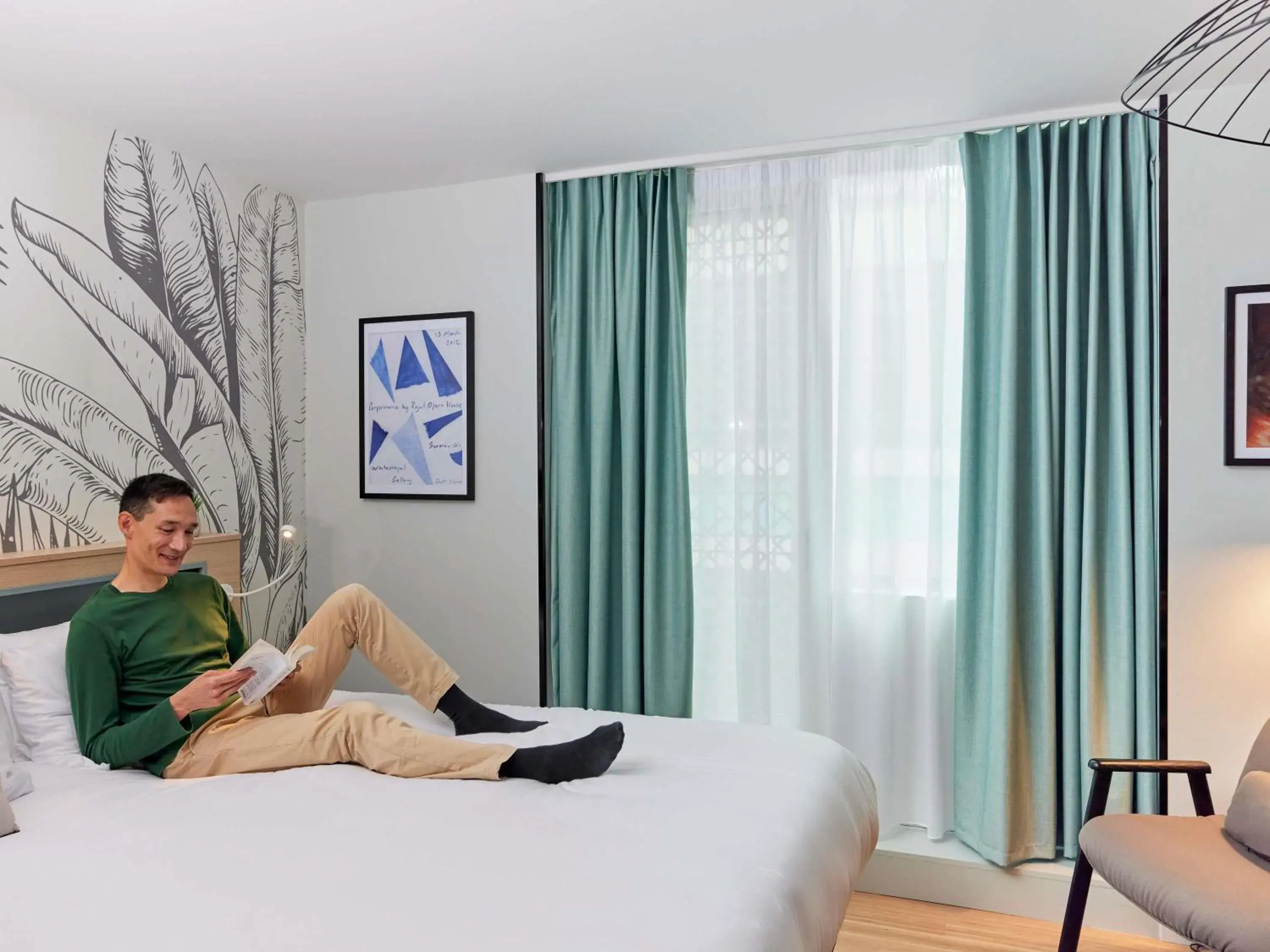 Bedroom, Bed in Aparthotel Adagio London City East Bedroom, Bed in Aparthotel Adagio London City East