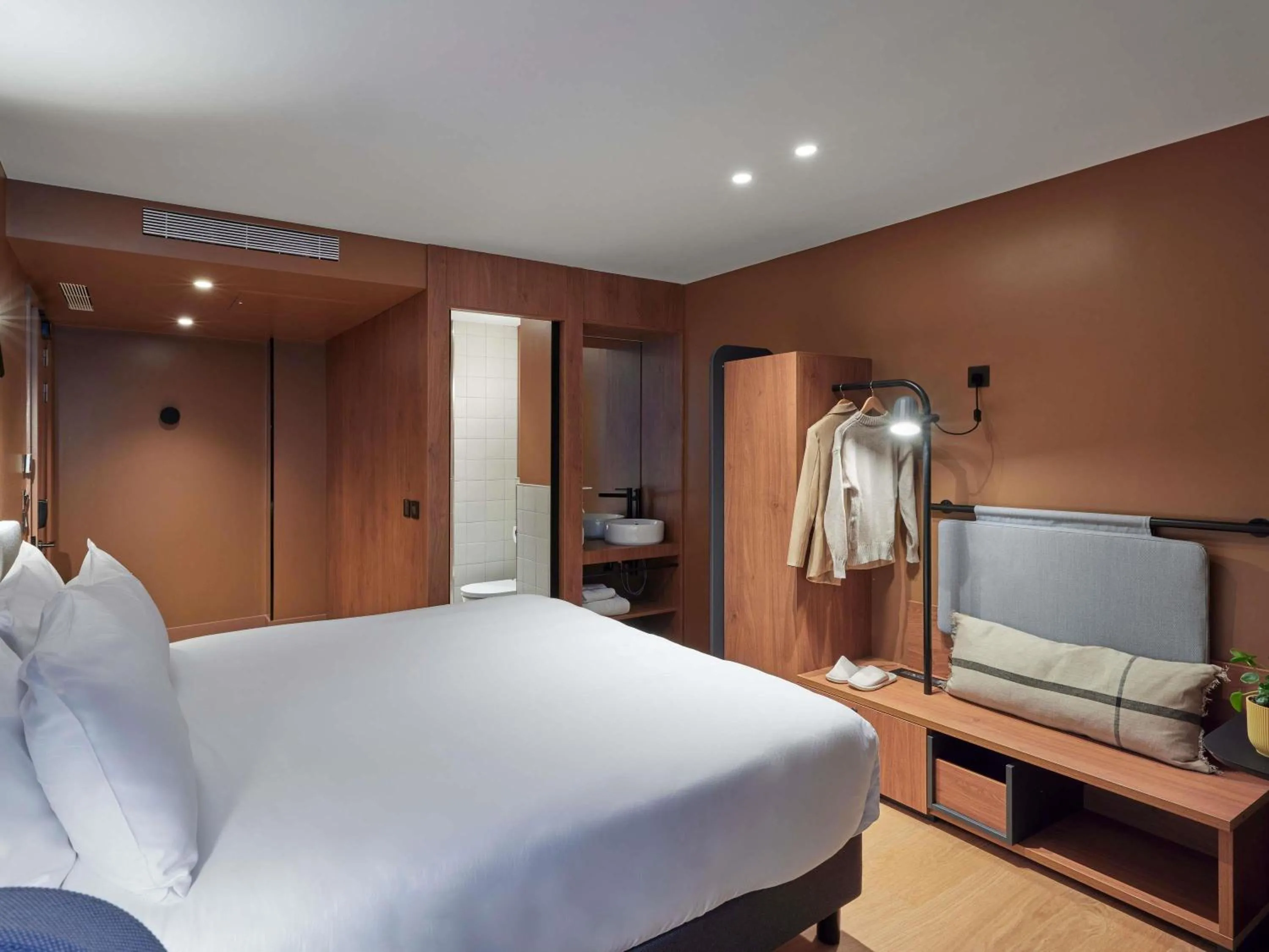 Bedroom, Bed in Aparthotel Adagio London City East