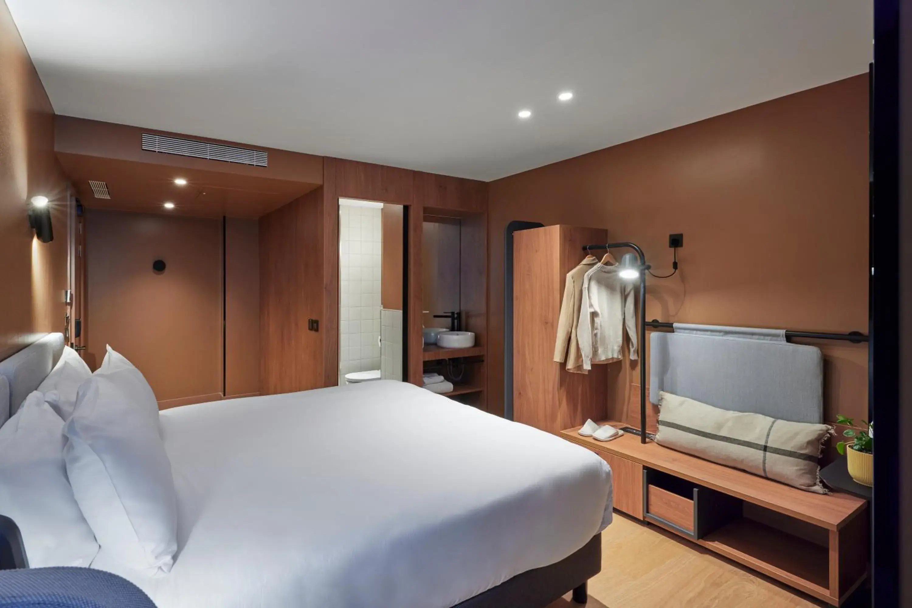 Bedroom, Bed in Aparthotel Adagio London City East Bedroom, Bed in Aparthotel Adagio London City East