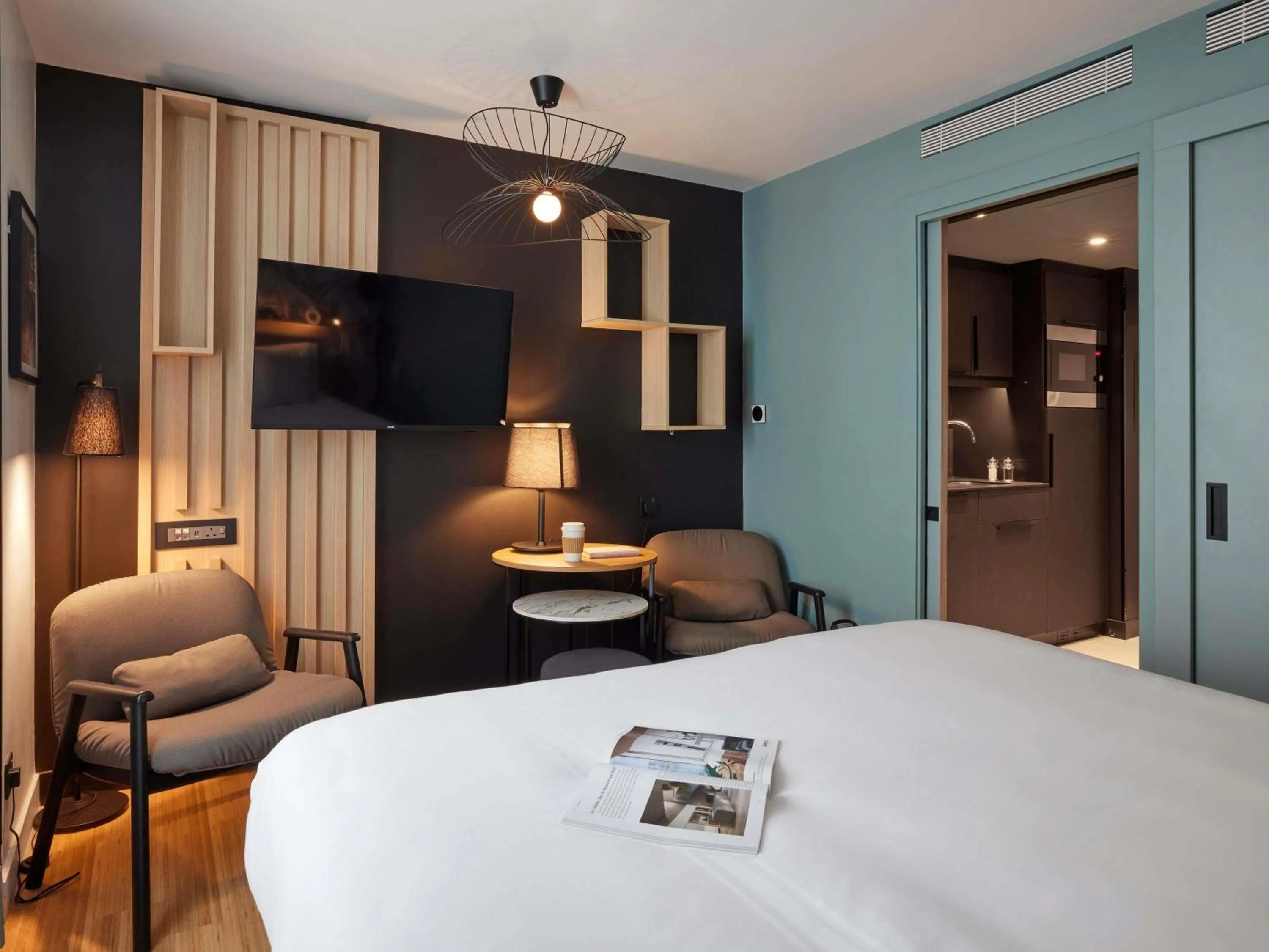 Bedroom, Bed in Aparthotel Adagio London City East