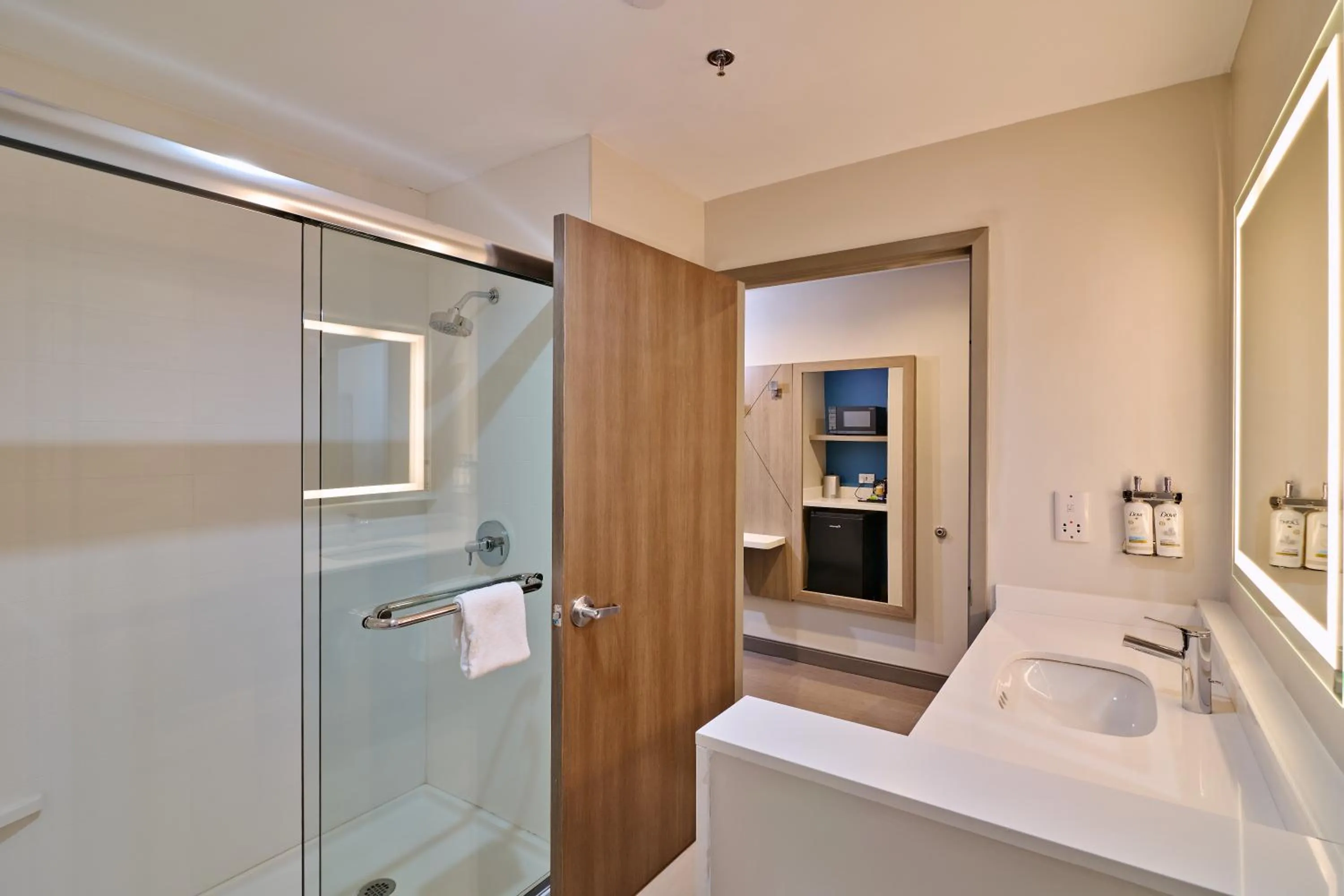 Bathroom in Holiday Inn Express & Suites Diamond by IHG