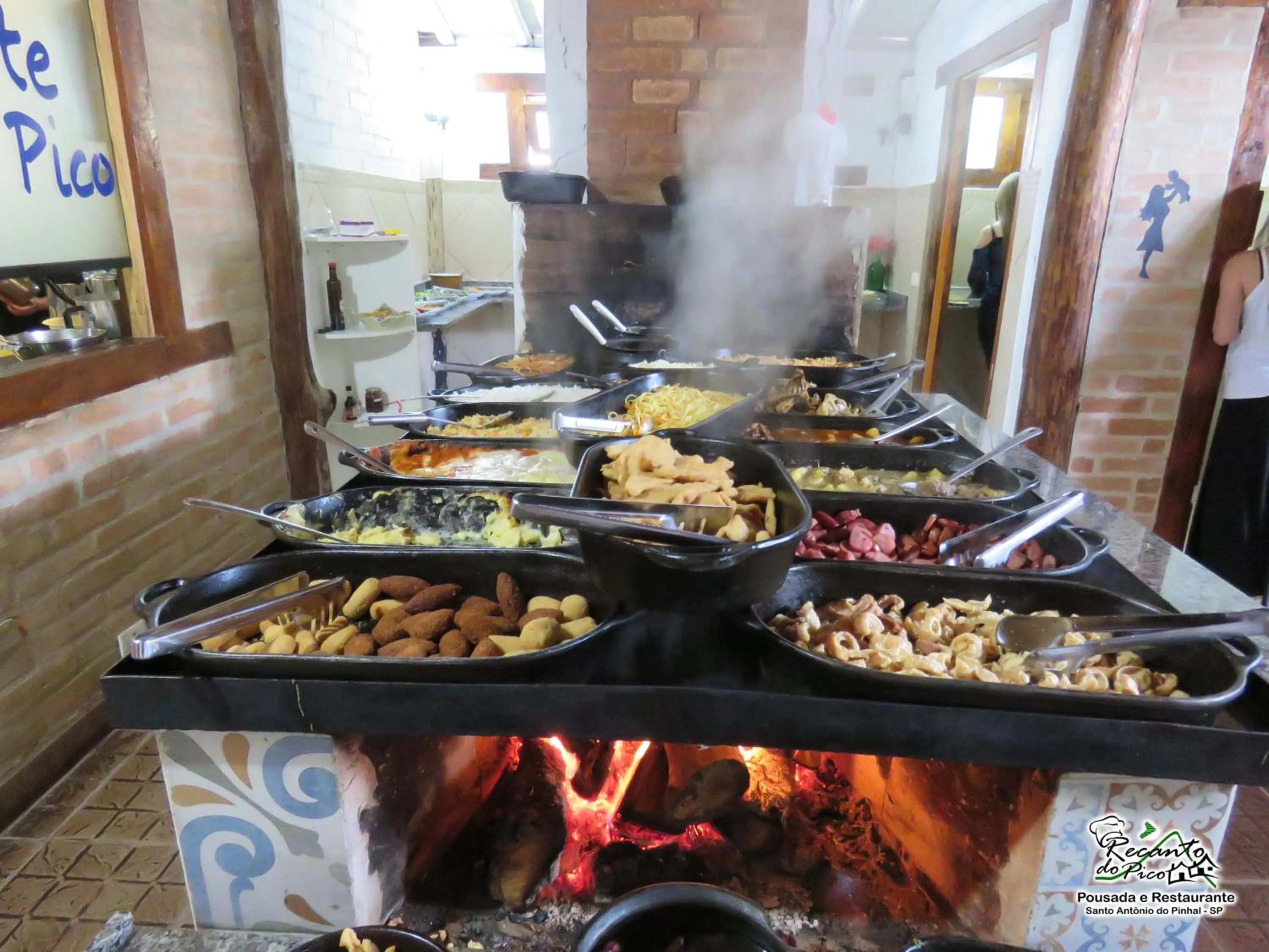 Restaurant/places to eat in Espaço Recanto do Pico