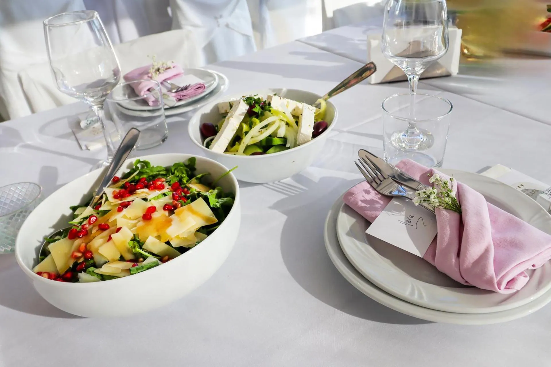 Food and drinks in EONA BEACH RESORT by Greek Pride