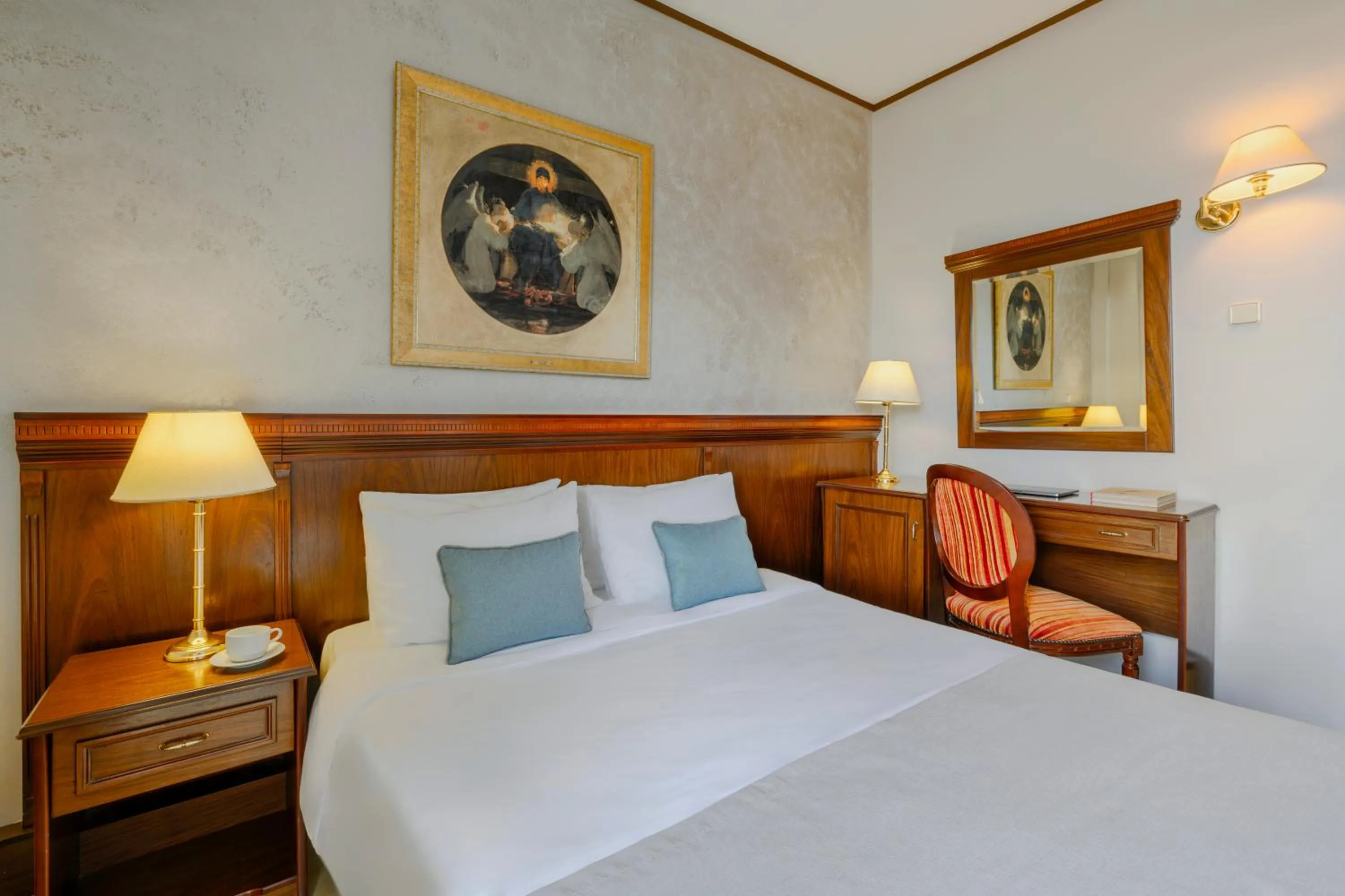 Bed in EONA BEACH RESORT by Greek Pride