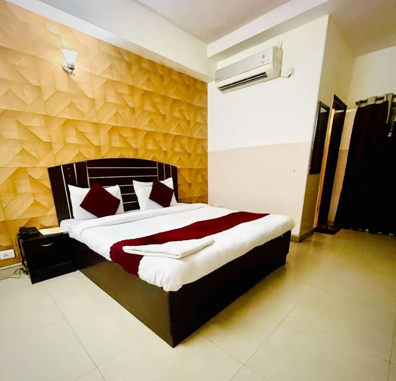 Bed in Hotel Airport City