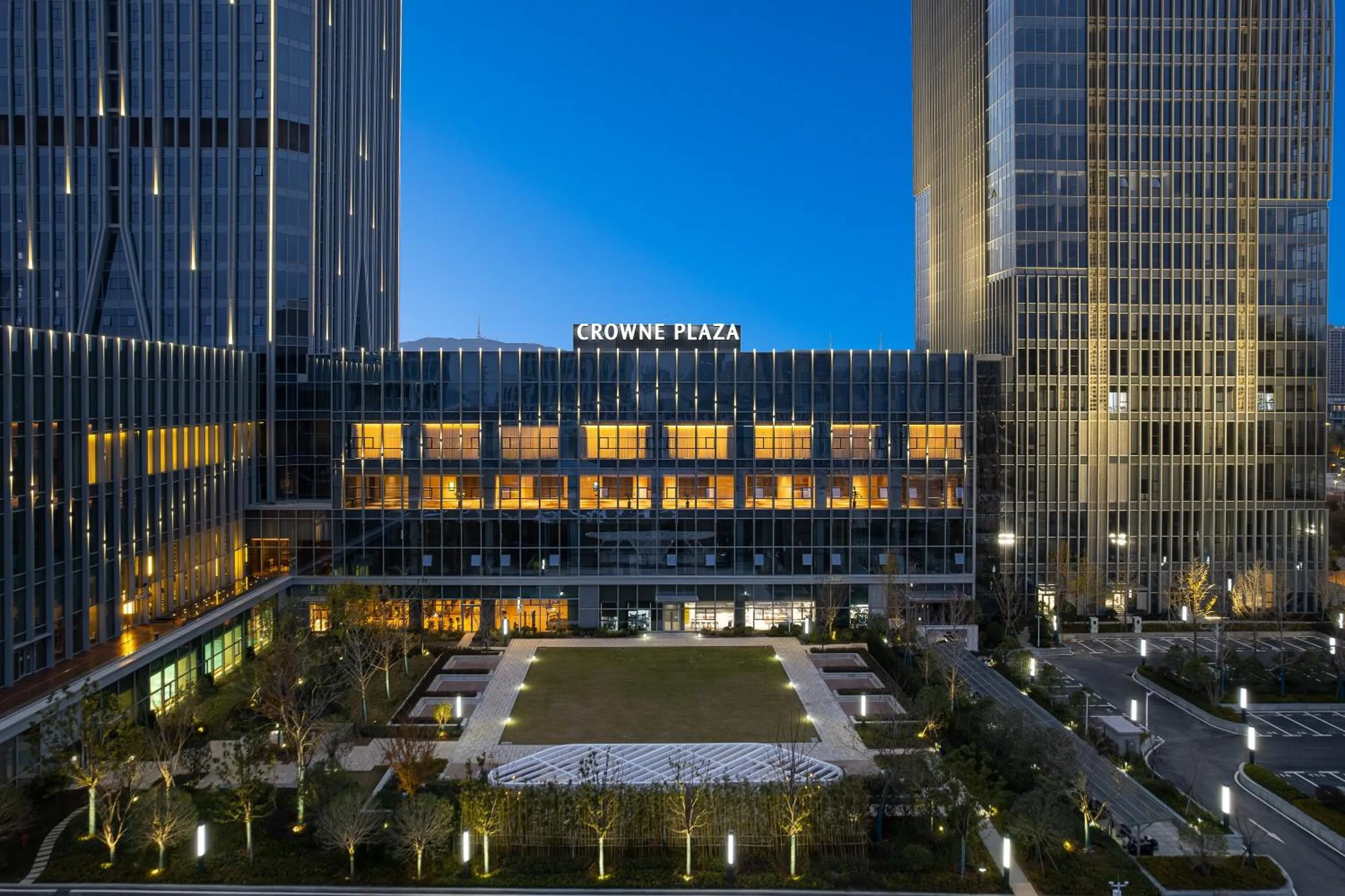 Banquet/Function facilities in Crowne Plaza Jingmen by IHG