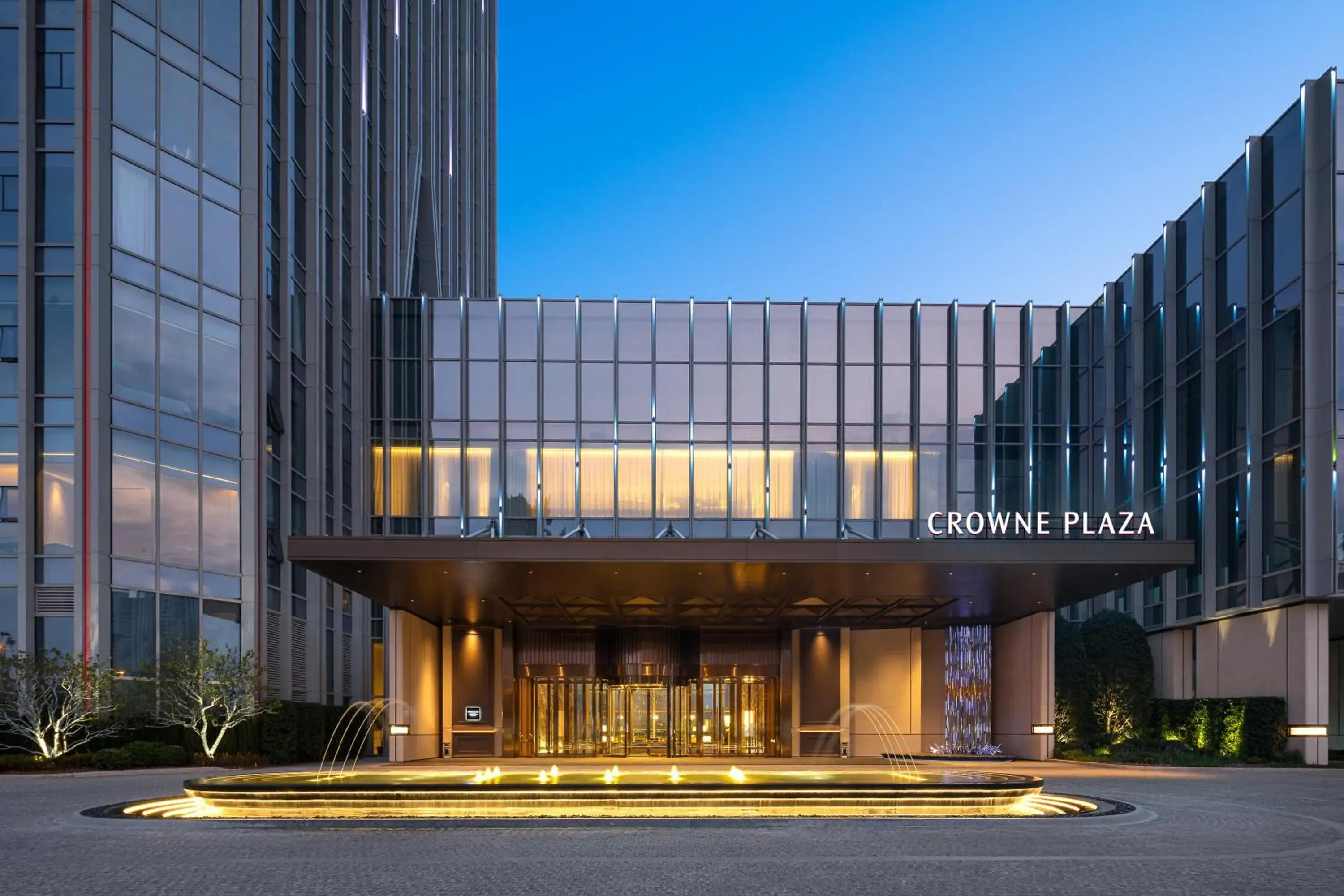 Property building in Crowne Plaza Jingmen by IHG Property building in Crowne Plaza Jingmen by IHG