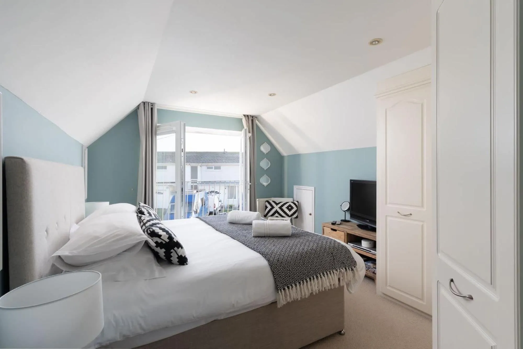 Bed in Family Home in Newquay Parking 3 mins to Beach