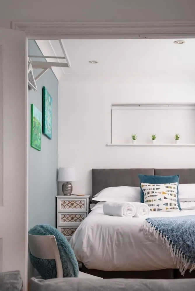 Bed in Family Home in Newquay Parking 3 mins to Beach