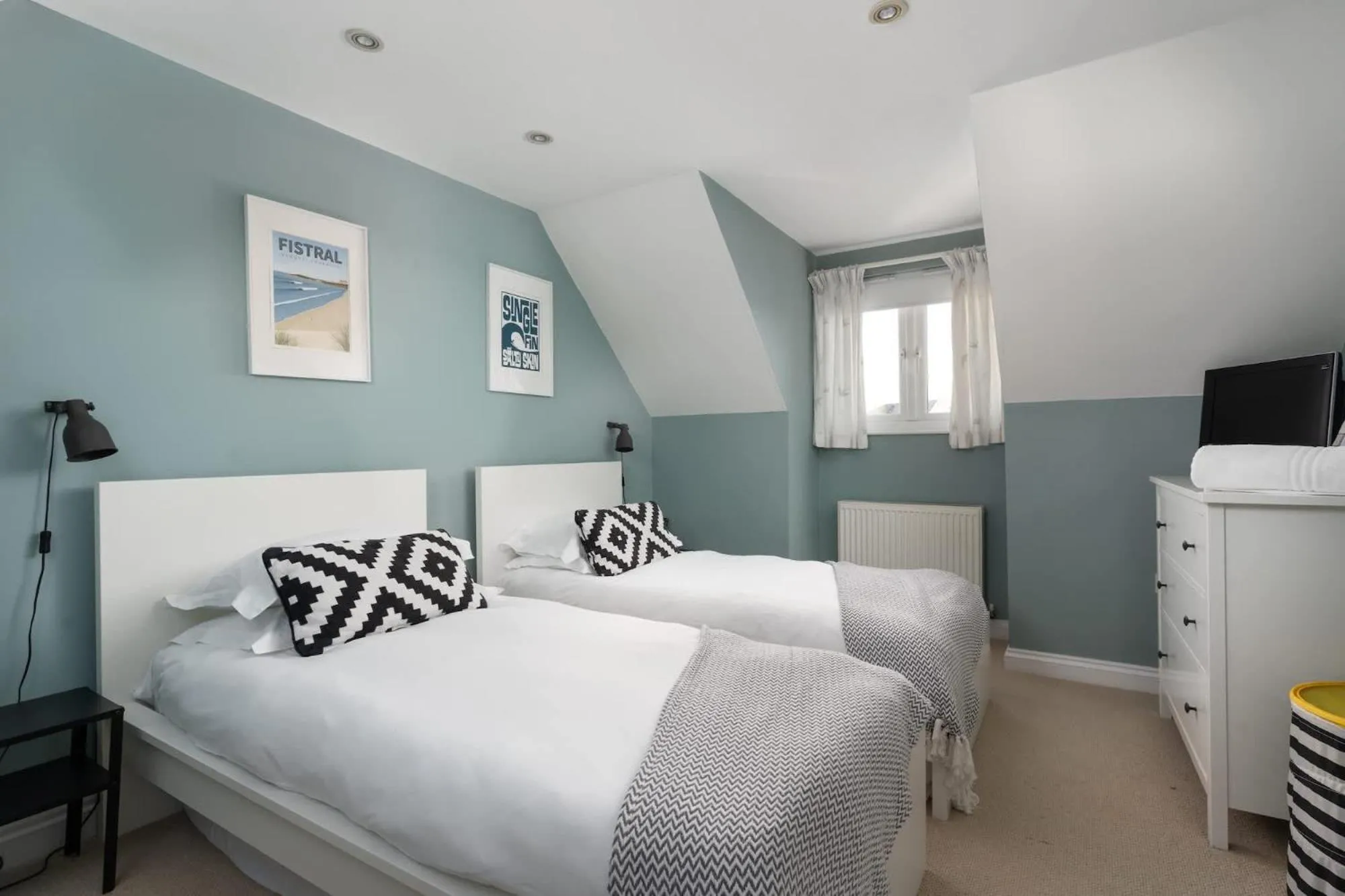 Bed in Family Home in Newquay Parking 3 mins to Beach