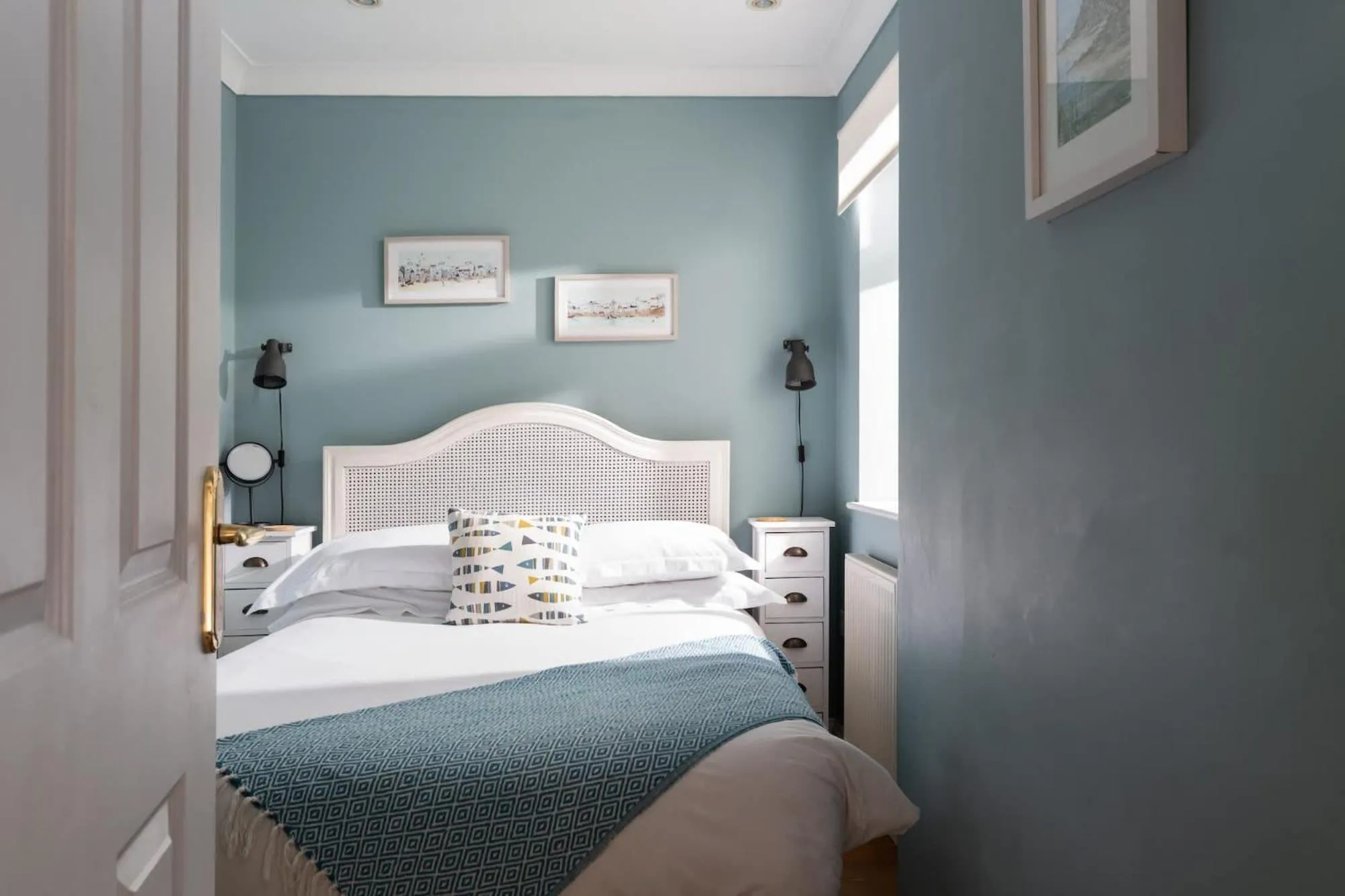 Bed in Family Home in Newquay Parking 3 mins to Beach