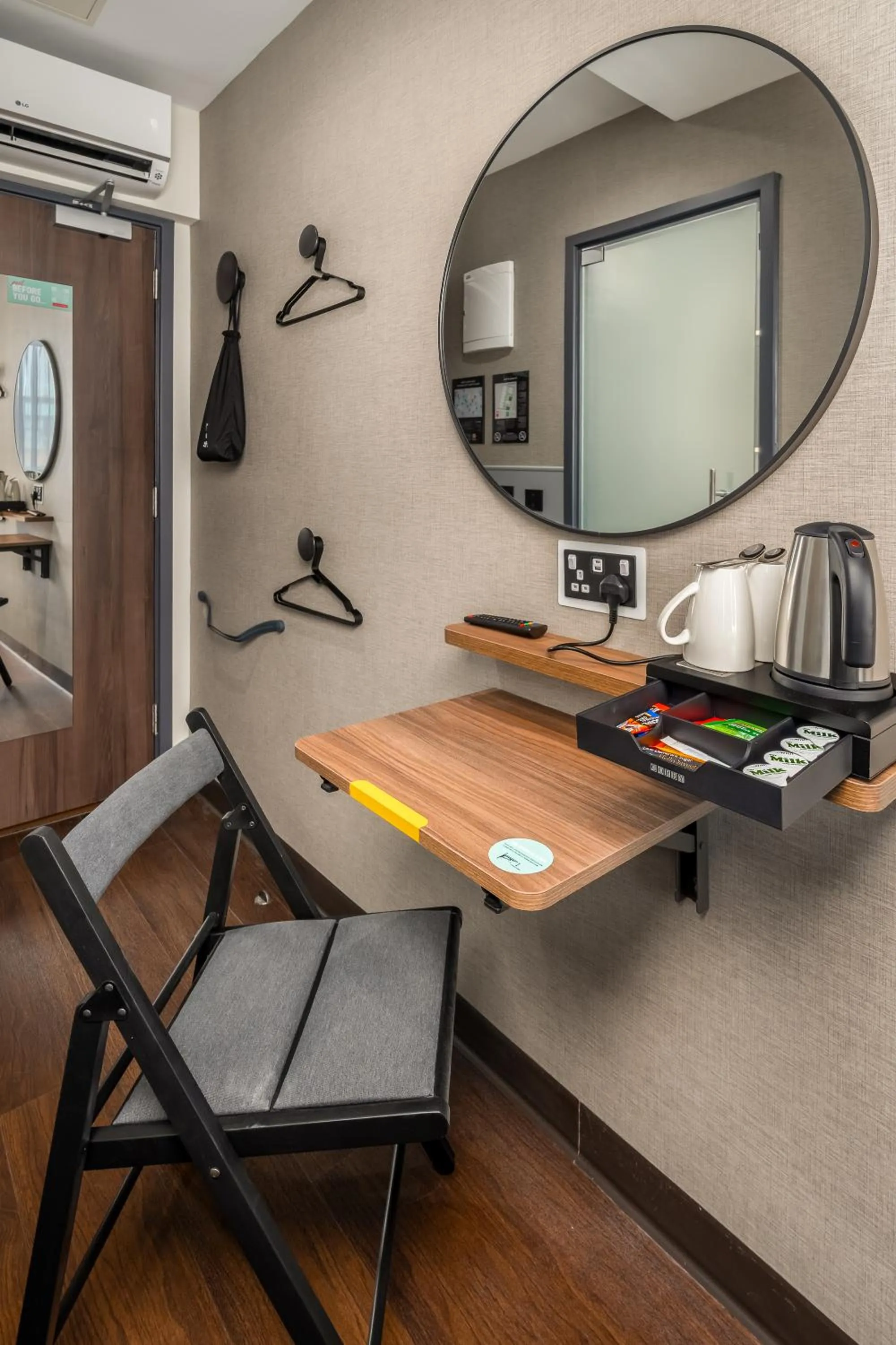 Coffee/tea facilities in Point A Hotel Dublin Liberties