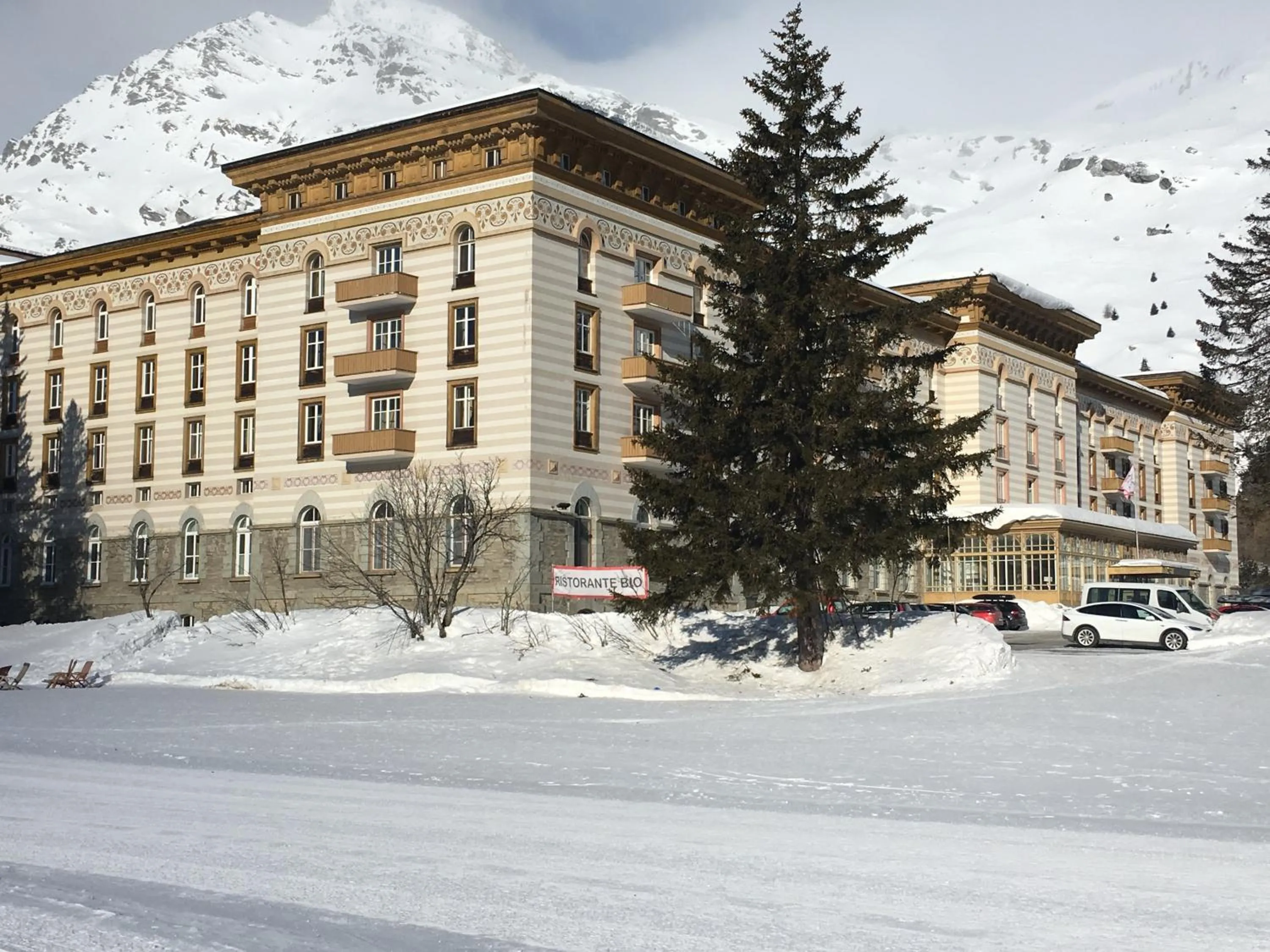 Property building in Maloja Palace Residence Engadin-St Moritz CO2-Neutral