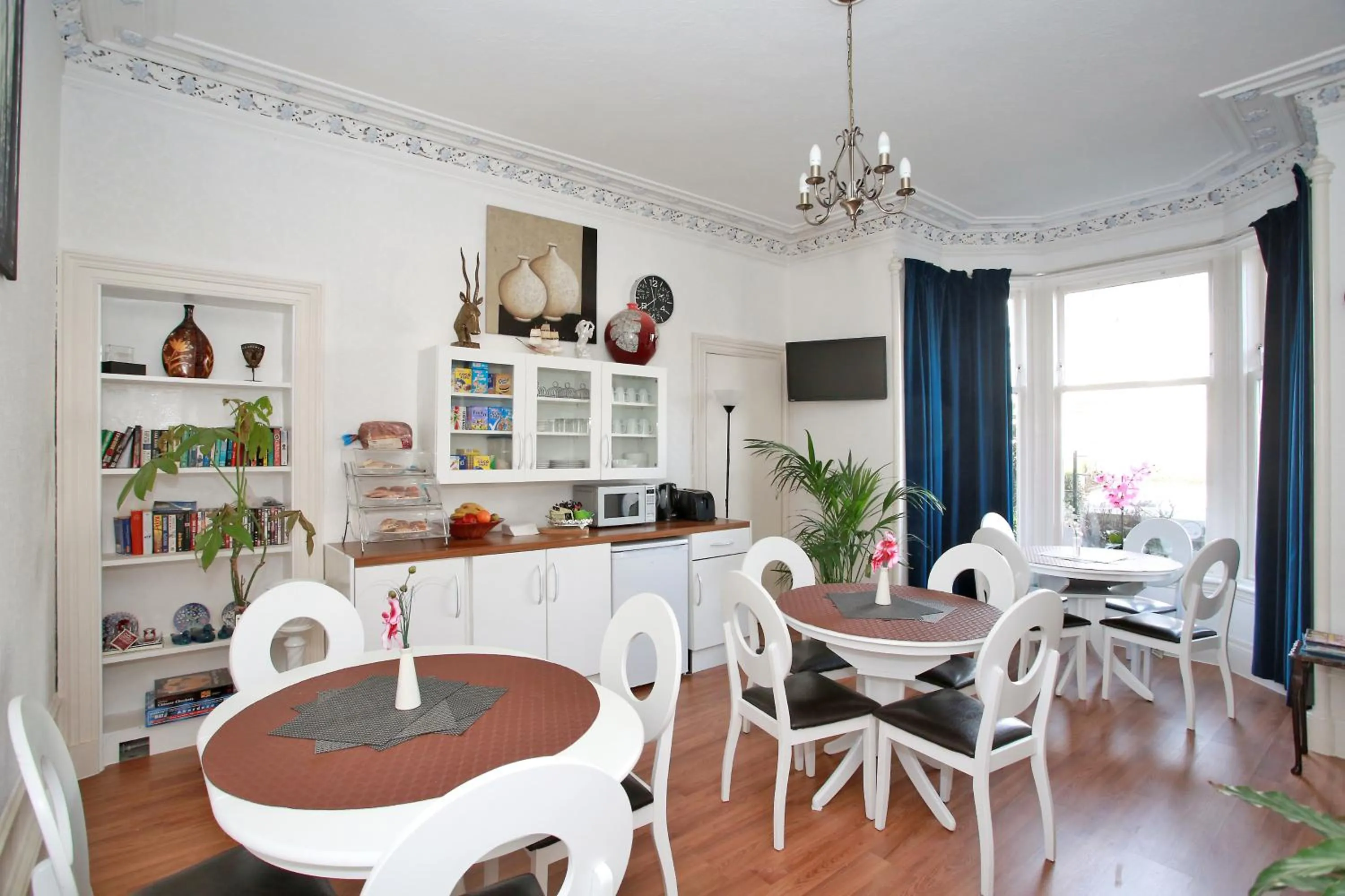 Food and drinks in CitiHouse Aberdeen West End