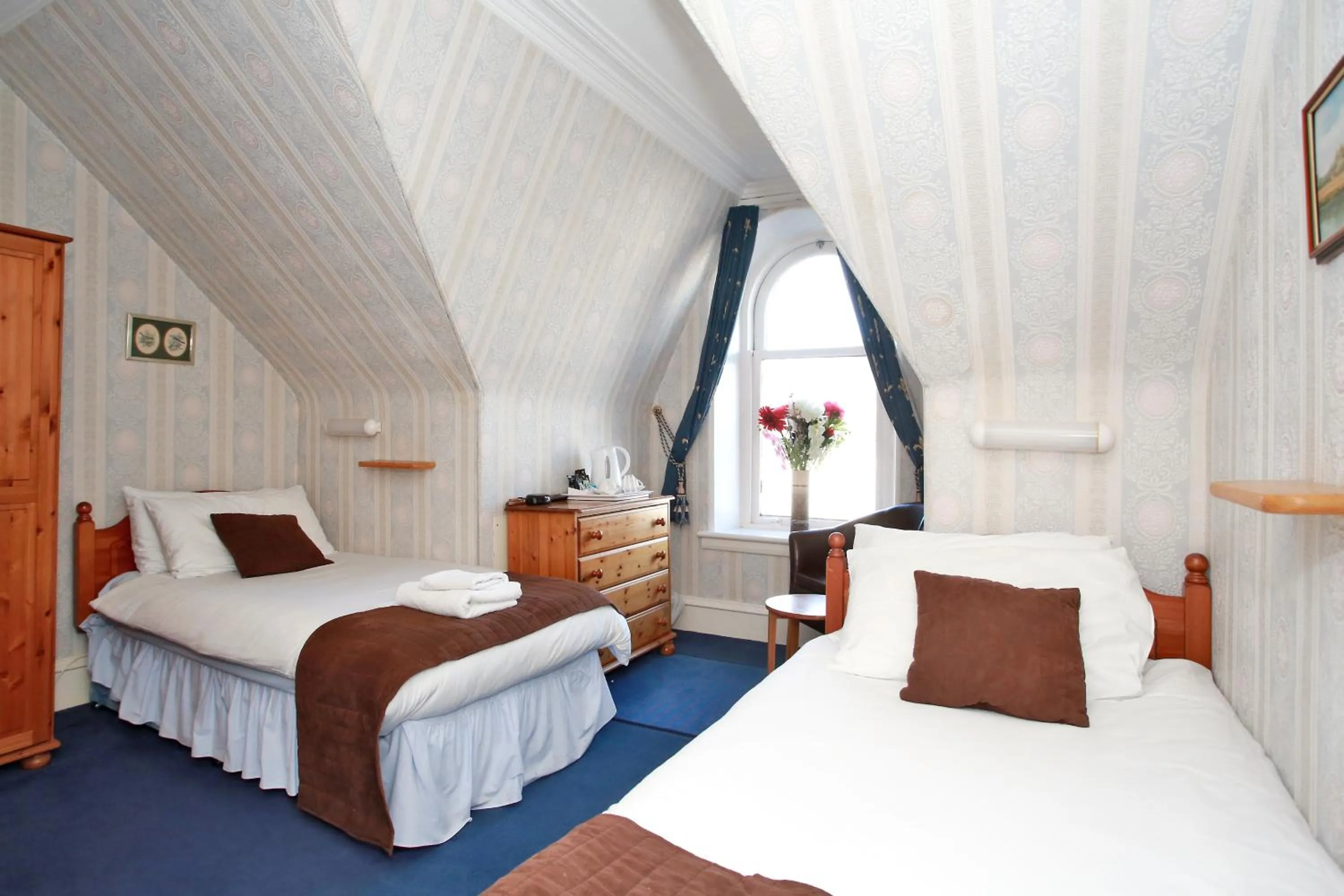 Bedroom, Bed in CitiHouse Aberdeen West End