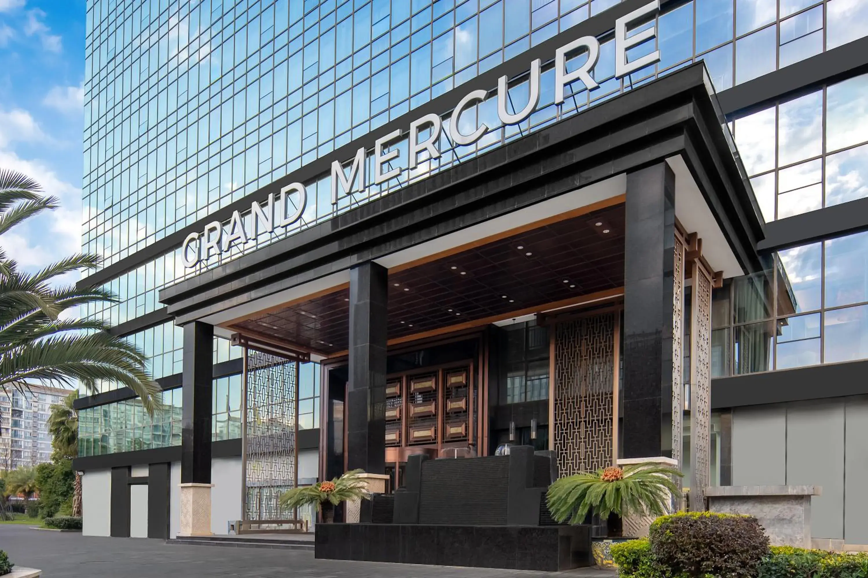 Facade/entrance in Grand Mercure Kunming South Facade/entrance in Grand Mercure Kunming South