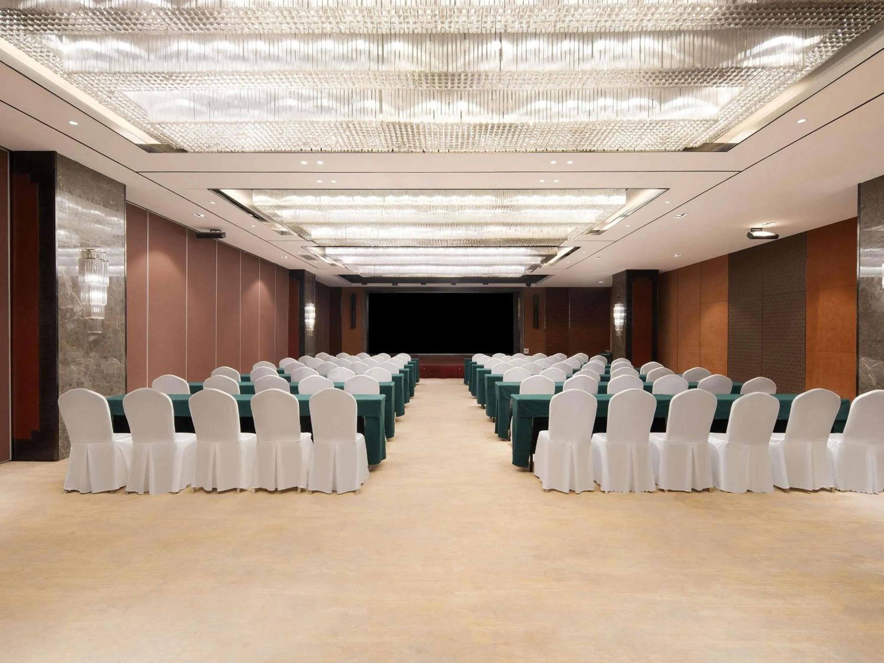 Meeting/conference room in Grand Mercure Kunming South