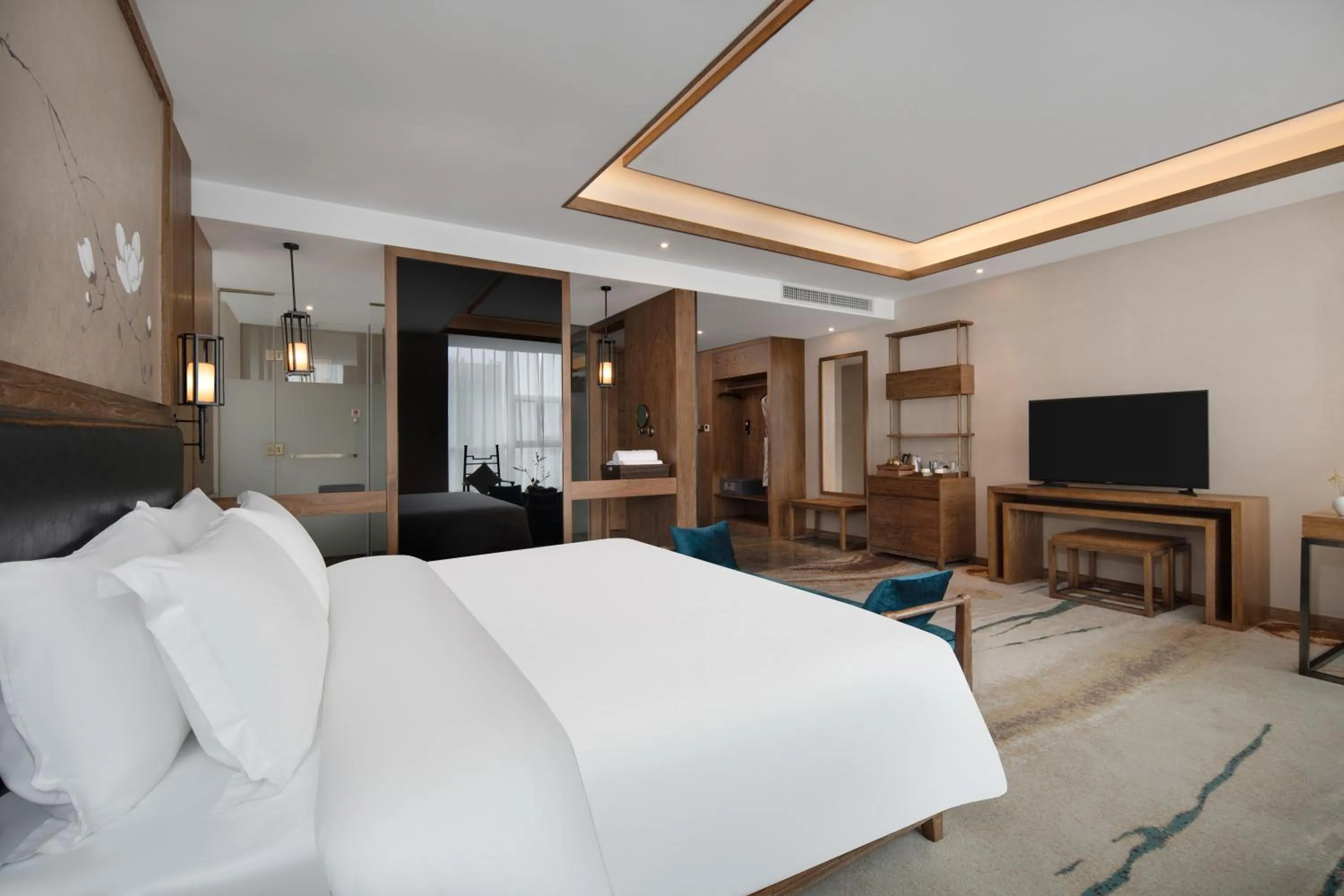 Photo of the whole room, Bed in Grand Mercure Kunming South