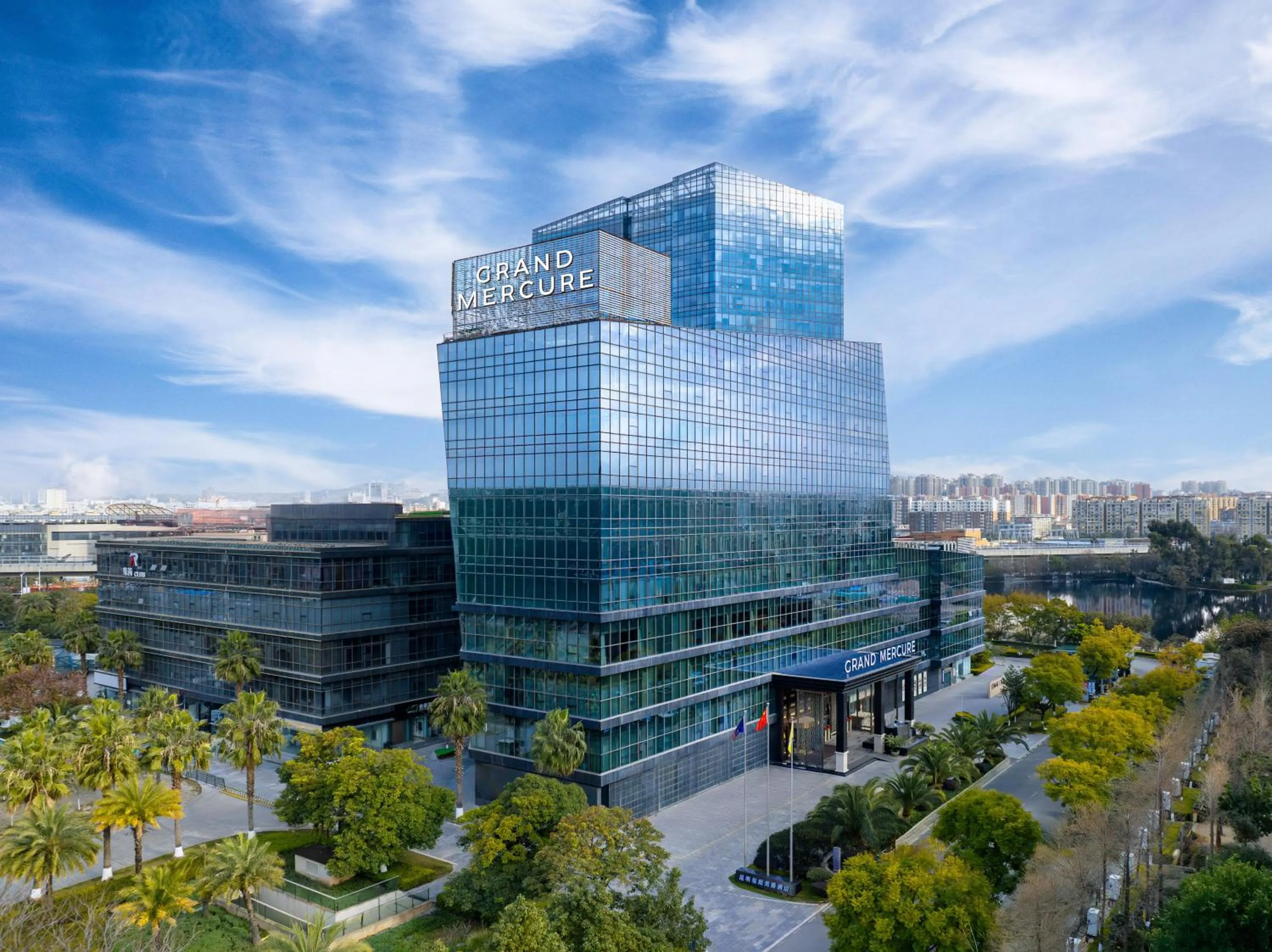 Property building in Grand Mercure Kunming South