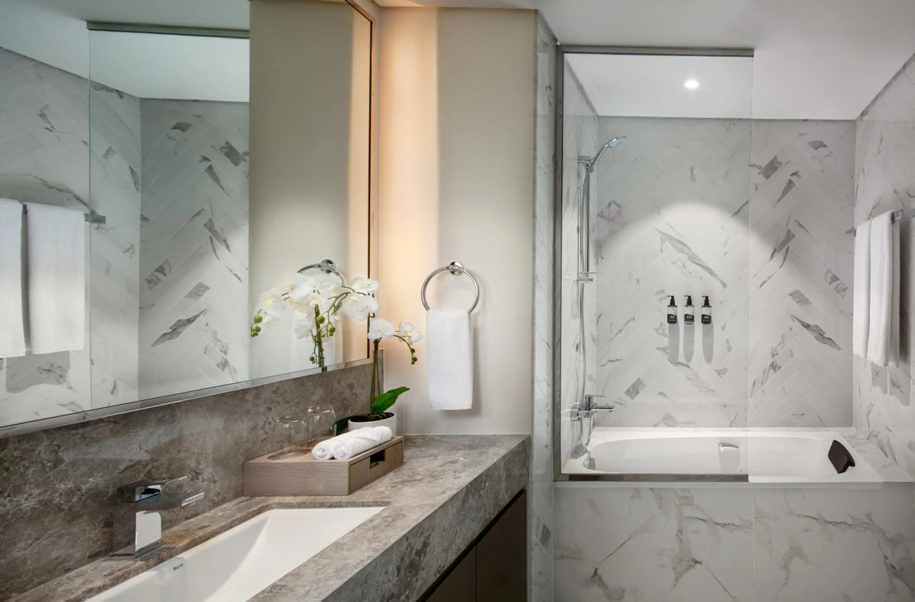 Shower in Millennium Residences Saadiyat Island