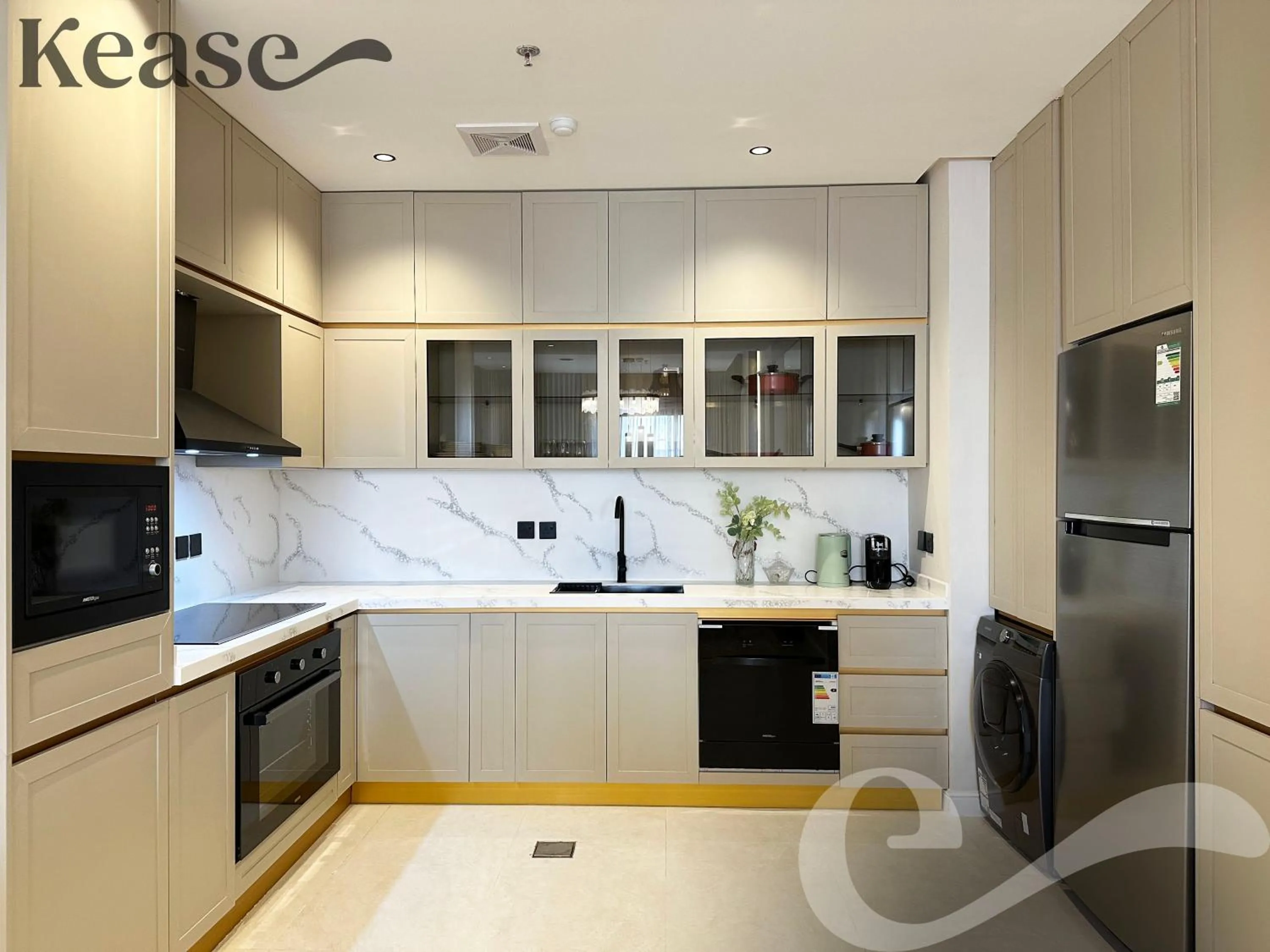 Kitchen or kitchenette in Kease Narjis A-12 Luxury Gold AX18