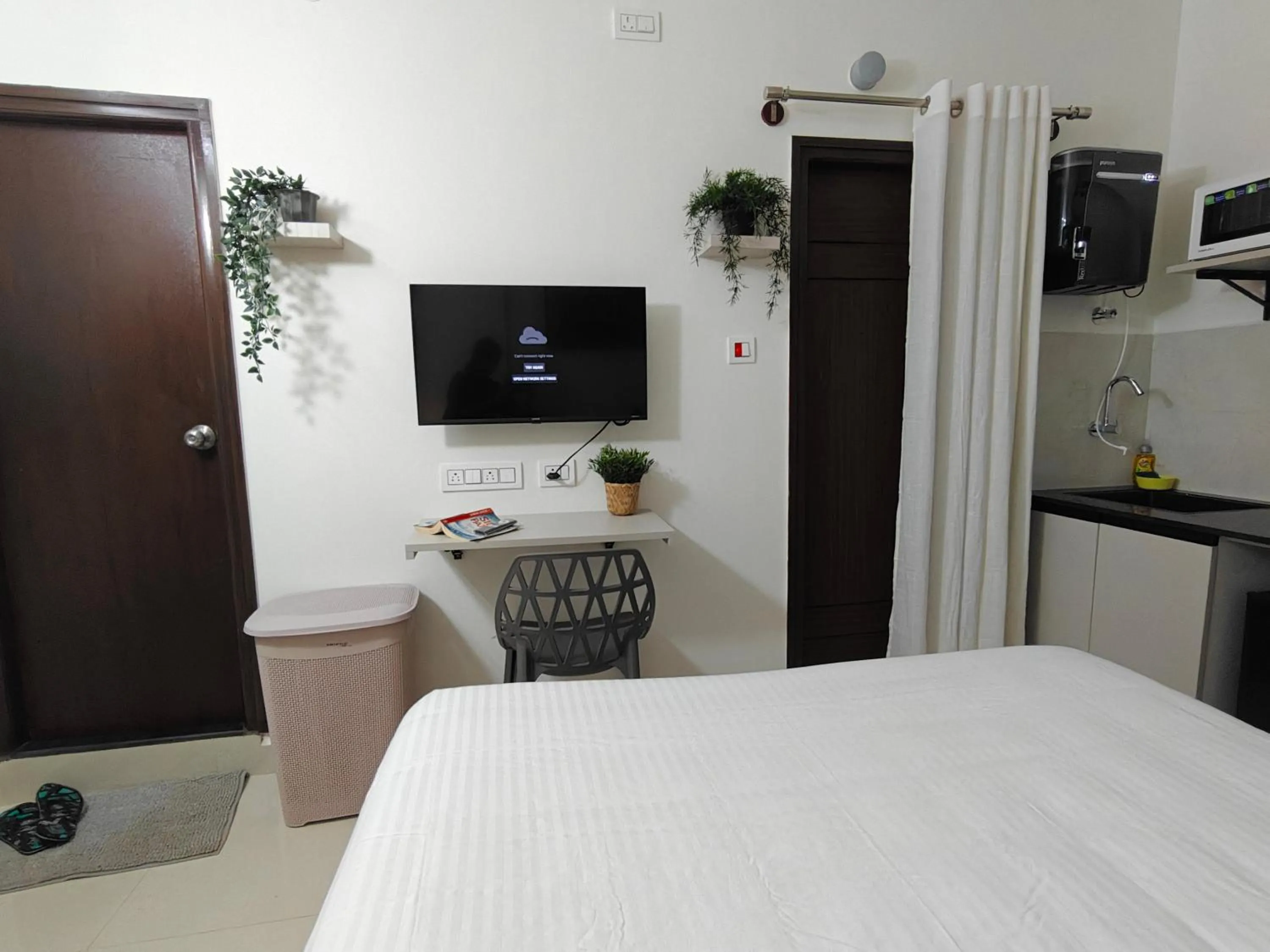 Bed in 3 Home Tales (Brookefield)