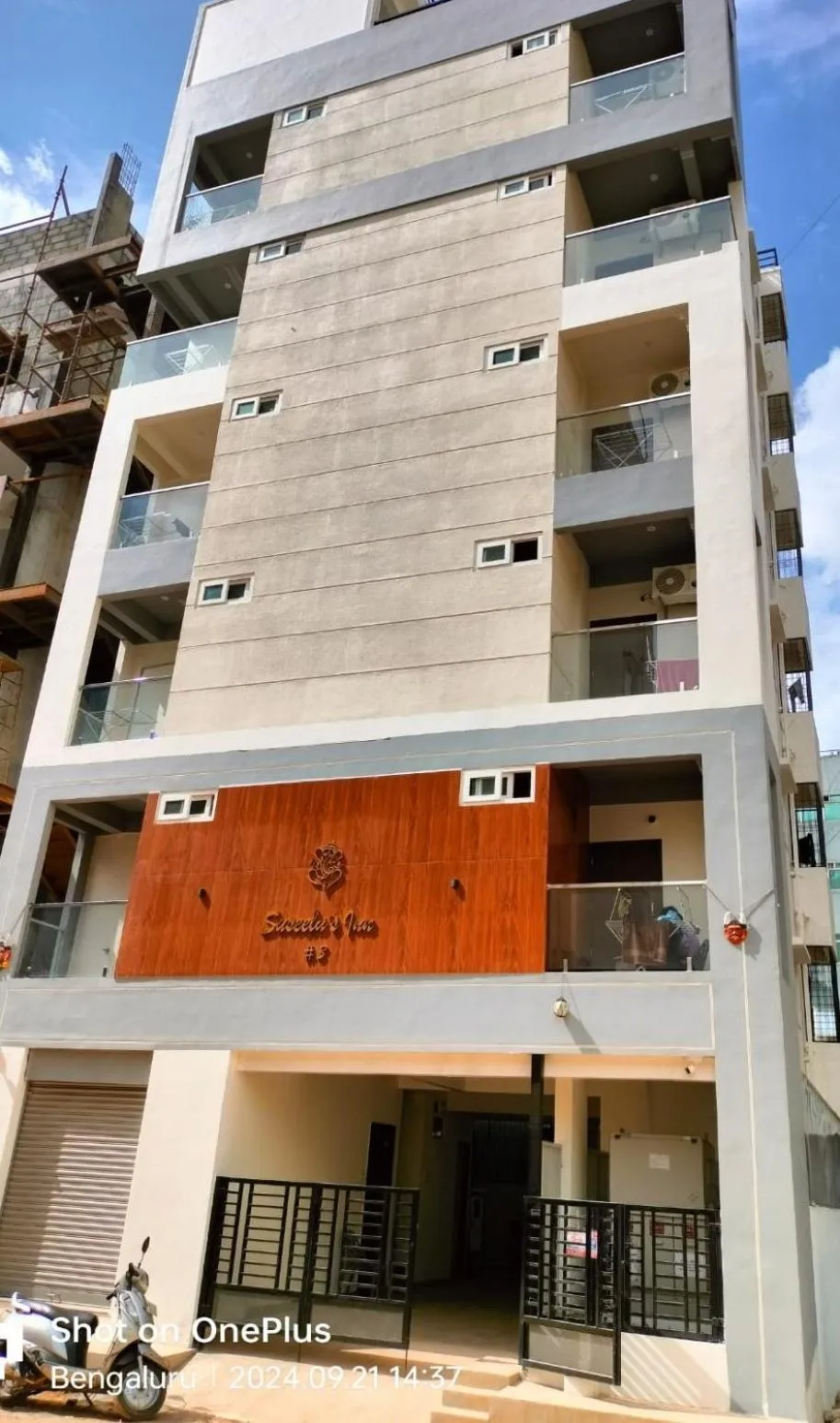 Facade/entrance in 3 Home Tales (Brookefield)