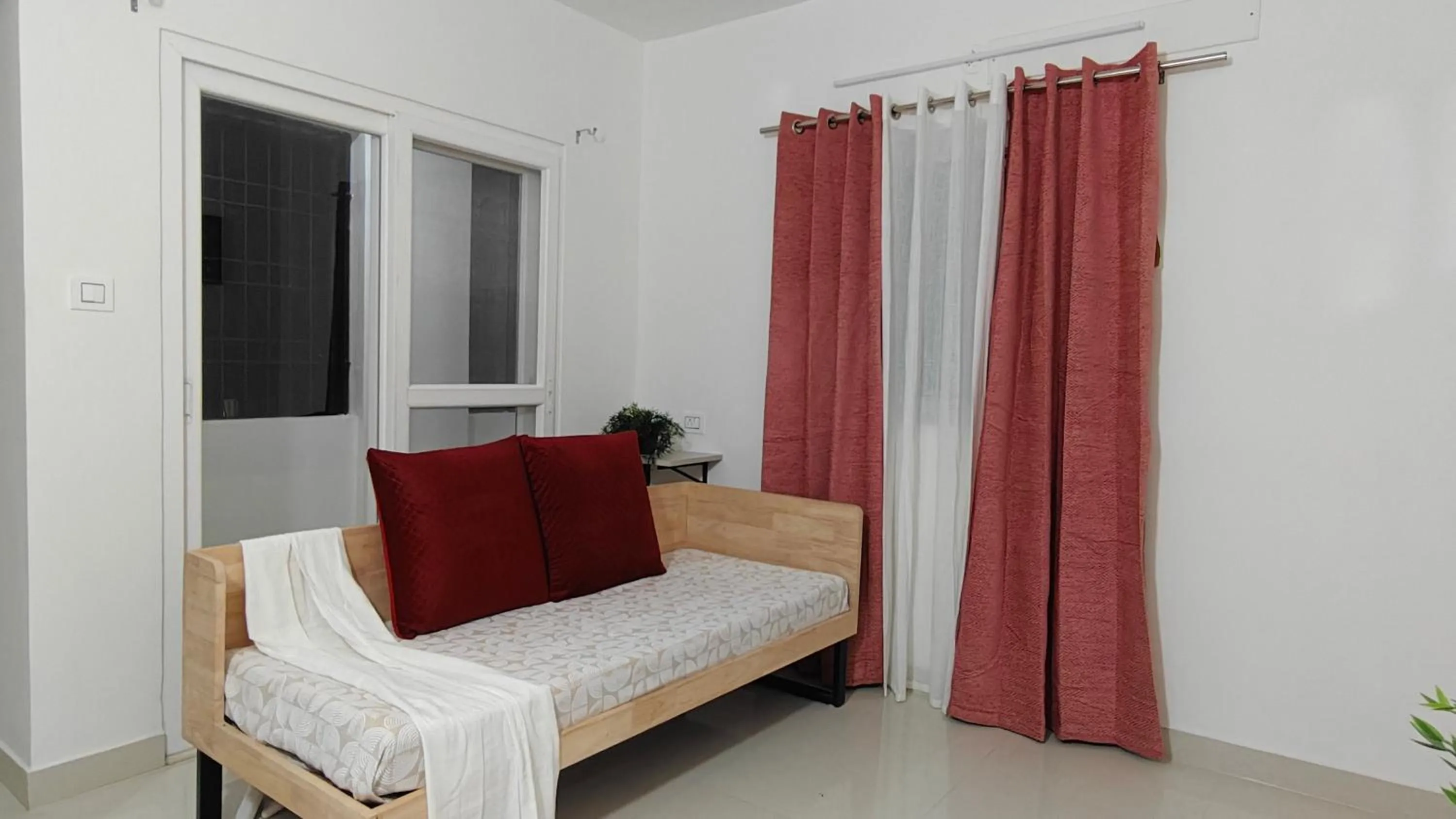 Bed in 3 Home Tales (Brookefield)