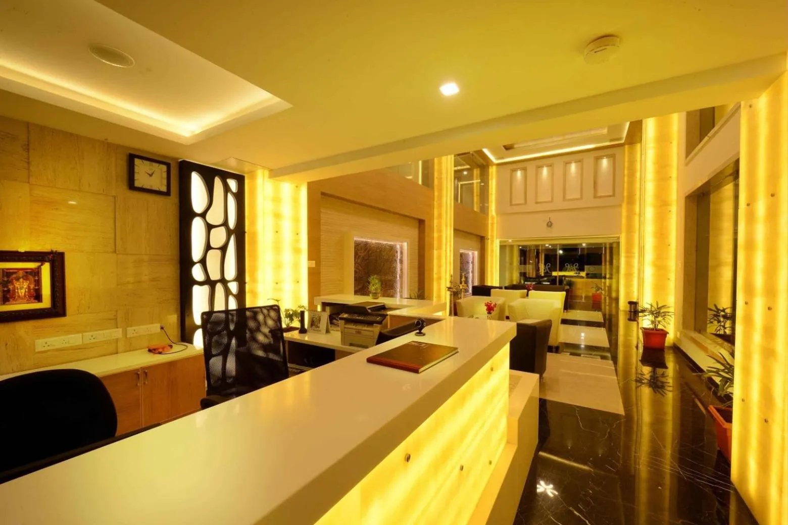 Lobby or reception in Hotel Mahi's Gateway