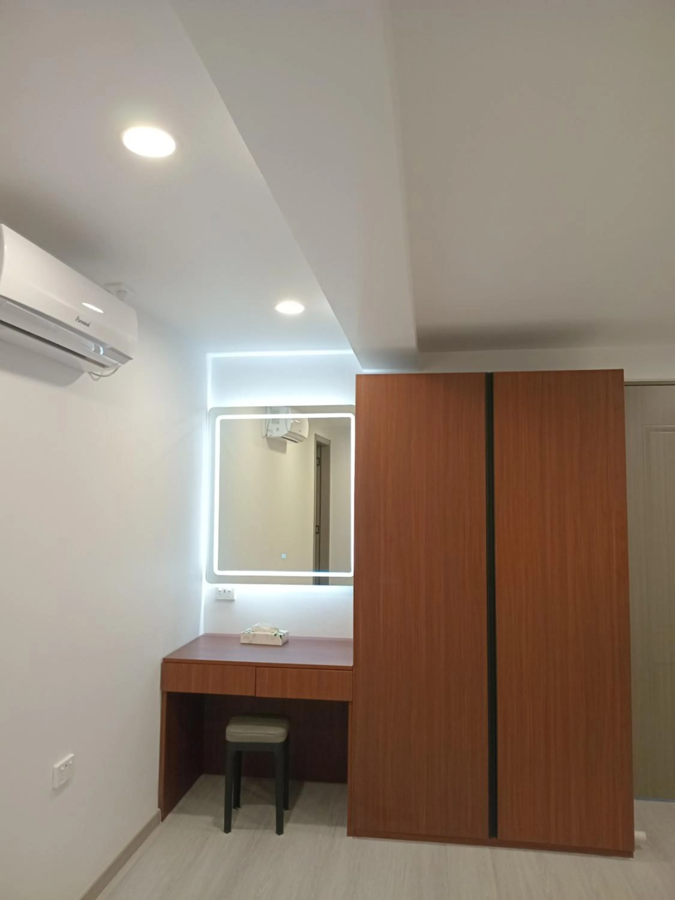 wardrobe in Hibiscus Suites And Residences