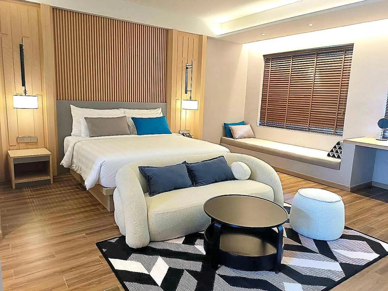 Bedroom, Bed in Lalynn Resort & Villas, Phuket