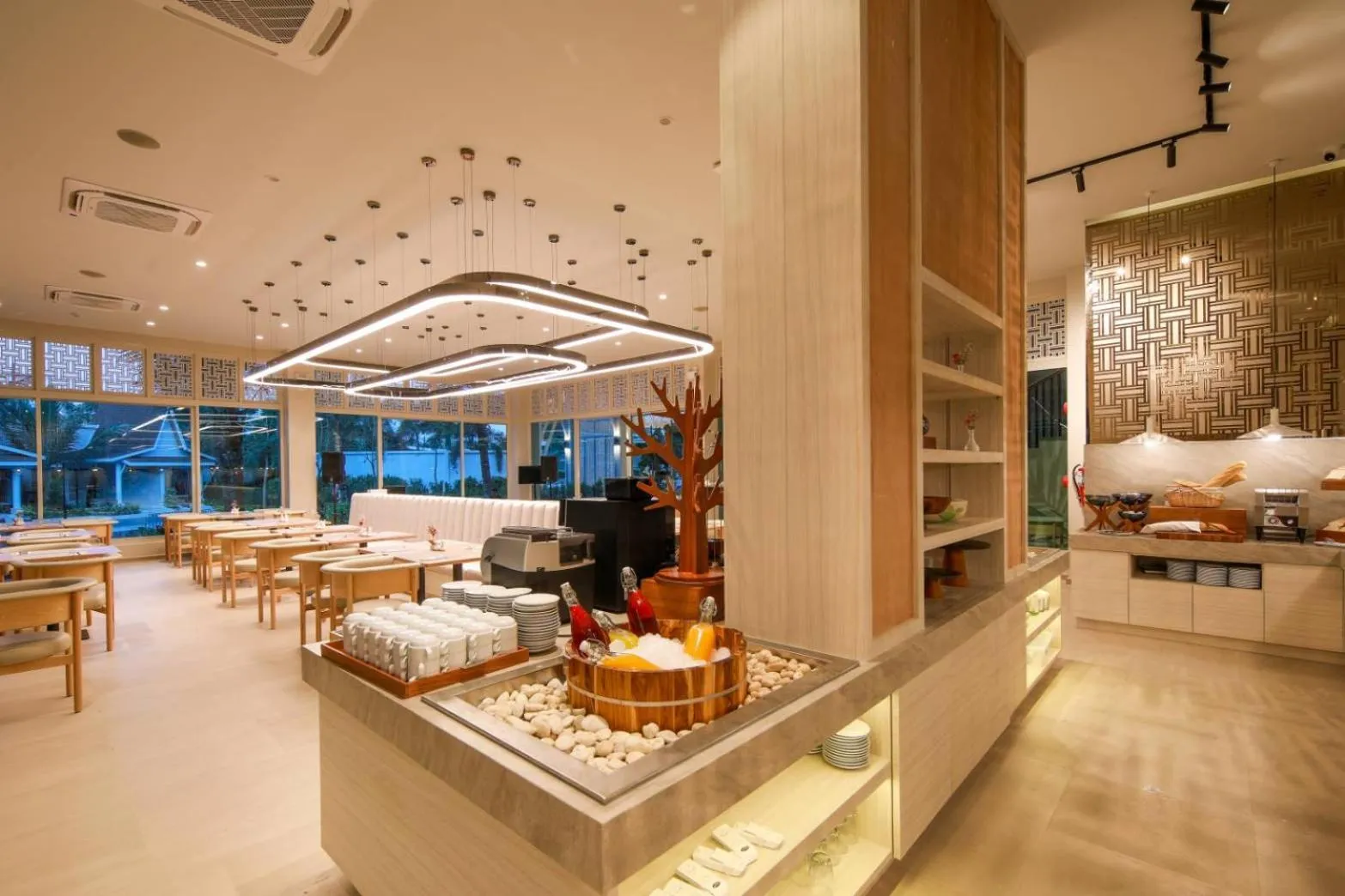 Restaurant/places to eat in Lalynn Resort & Villas, Phuket