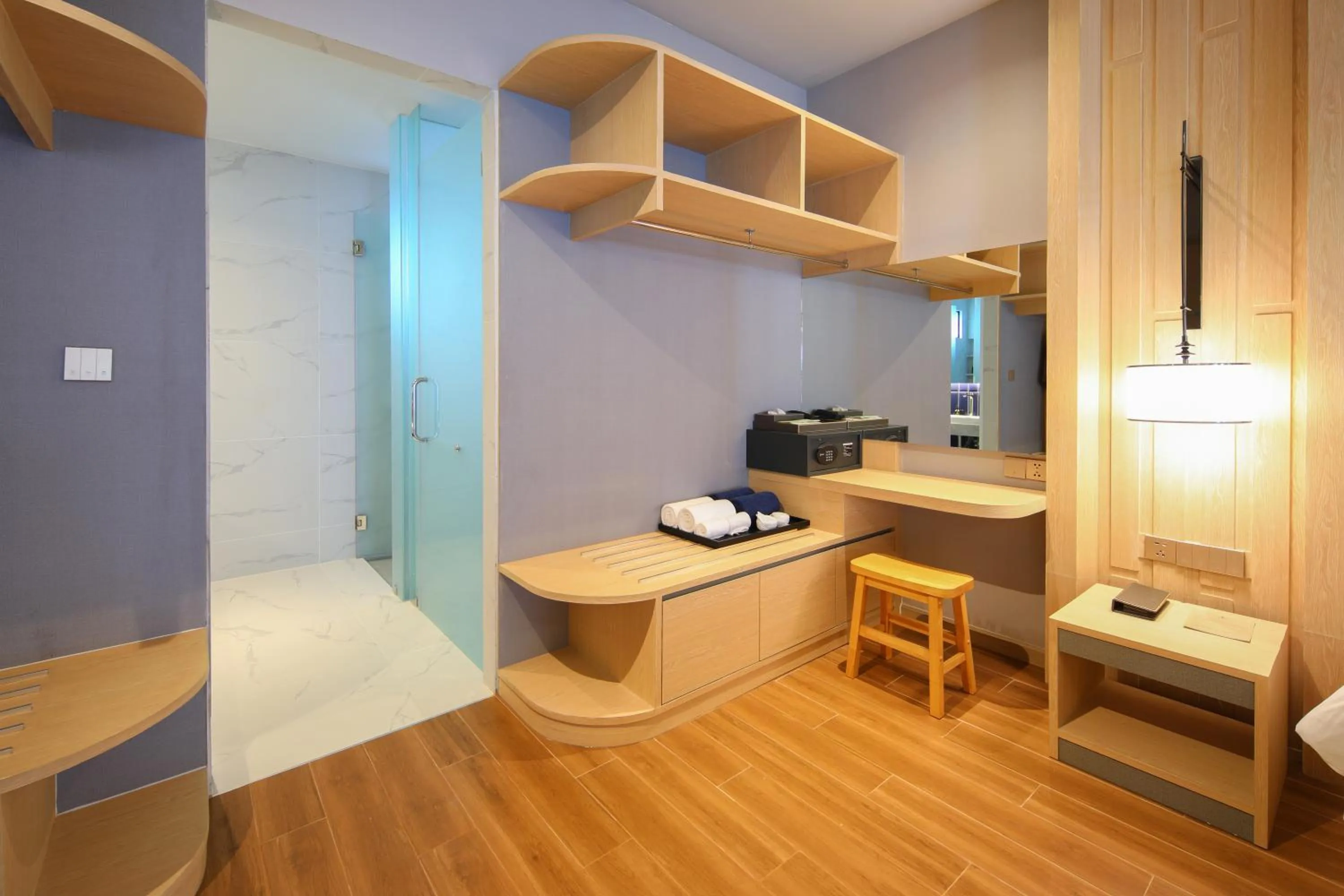 Bathroom, Bed in Lalynn Resort & Villas, Phuket